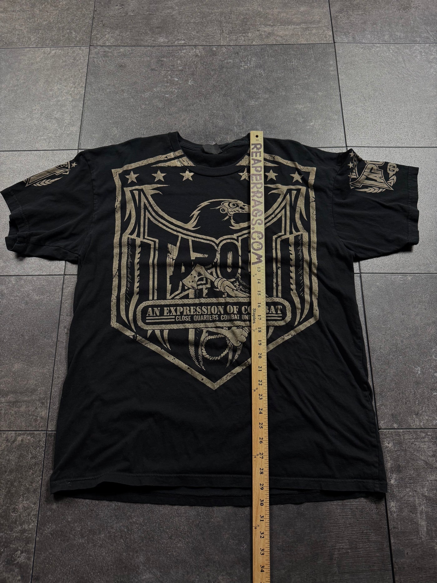2000s tapout shirt (L)