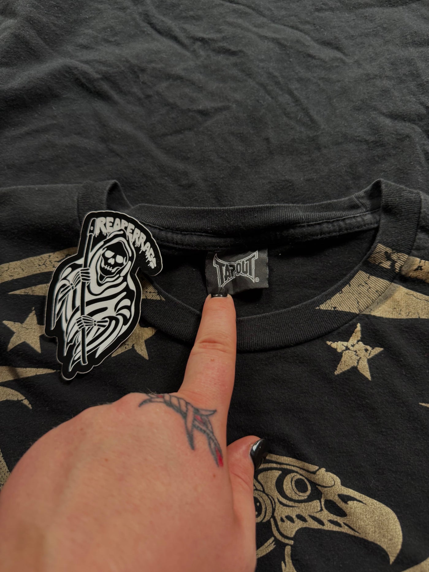 2000s tapout shirt (L)
