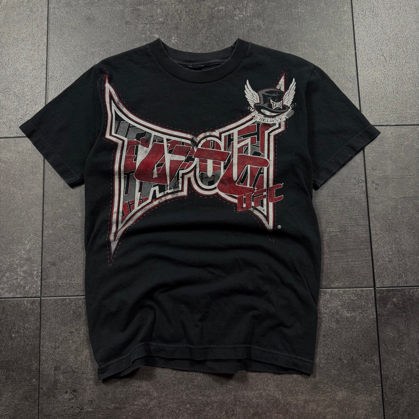 (rare) 2000s tapout x ufc 100 shirt (S)