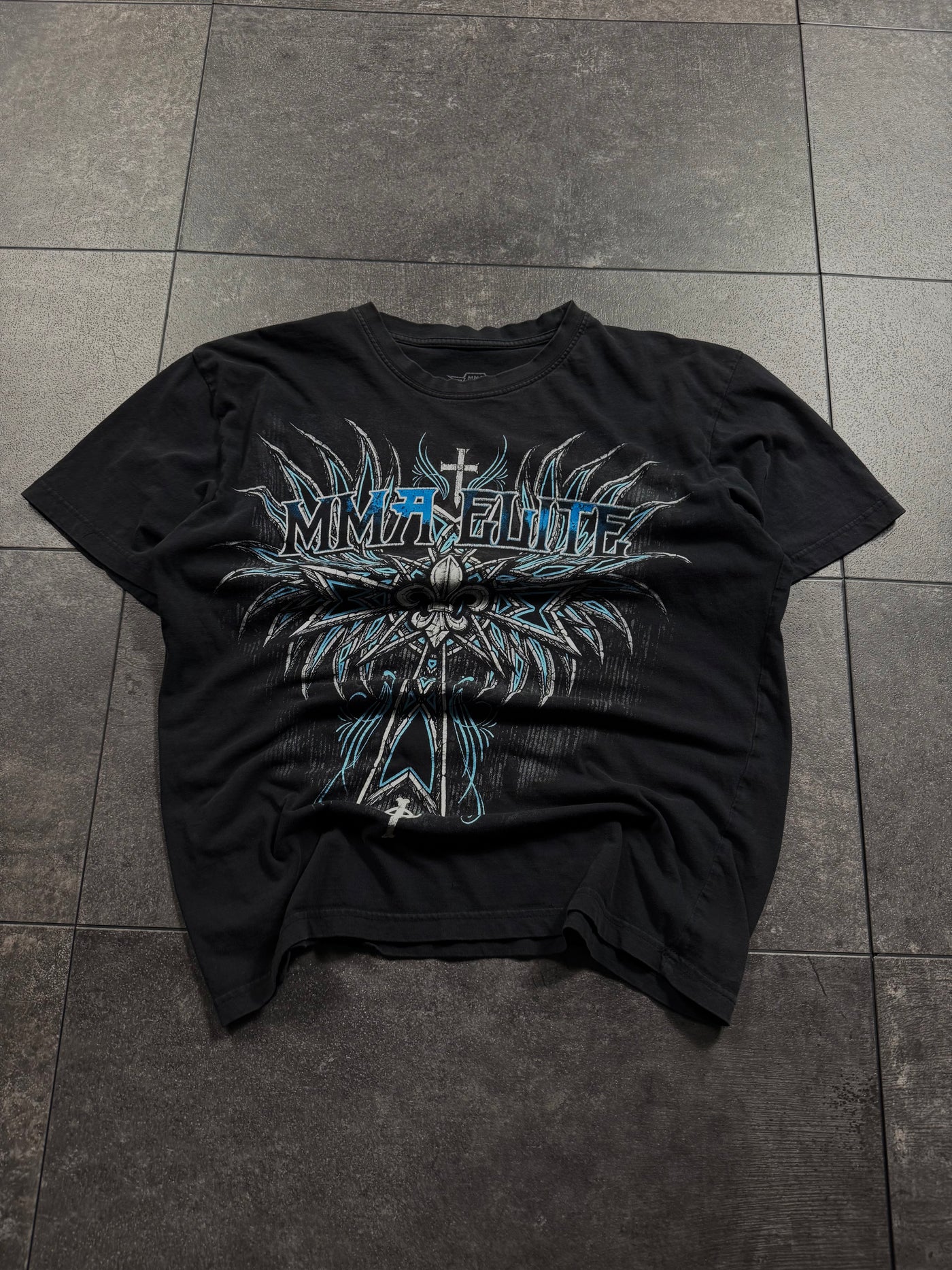 (rare) 2000s mma elite shirt (M)