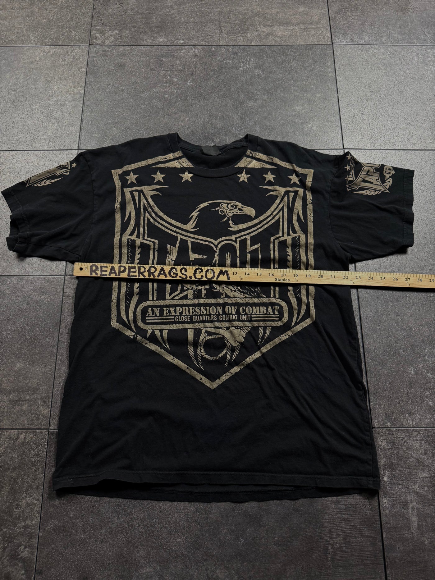 2000s tapout shirt (L)
