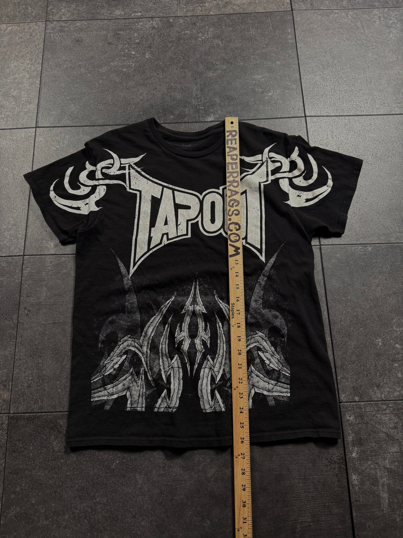 (rare) 2000s tapout shirt (S)