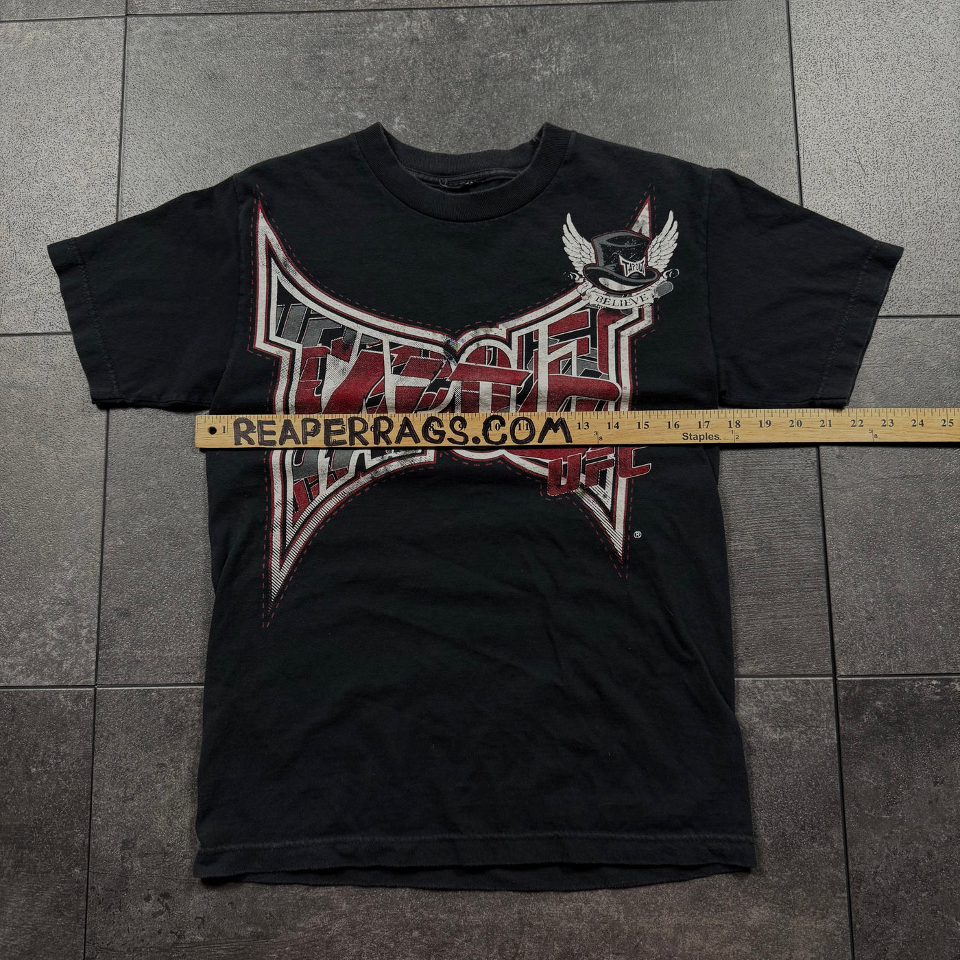 (rare) 2000s tapout x ufc 100 shirt (S)
