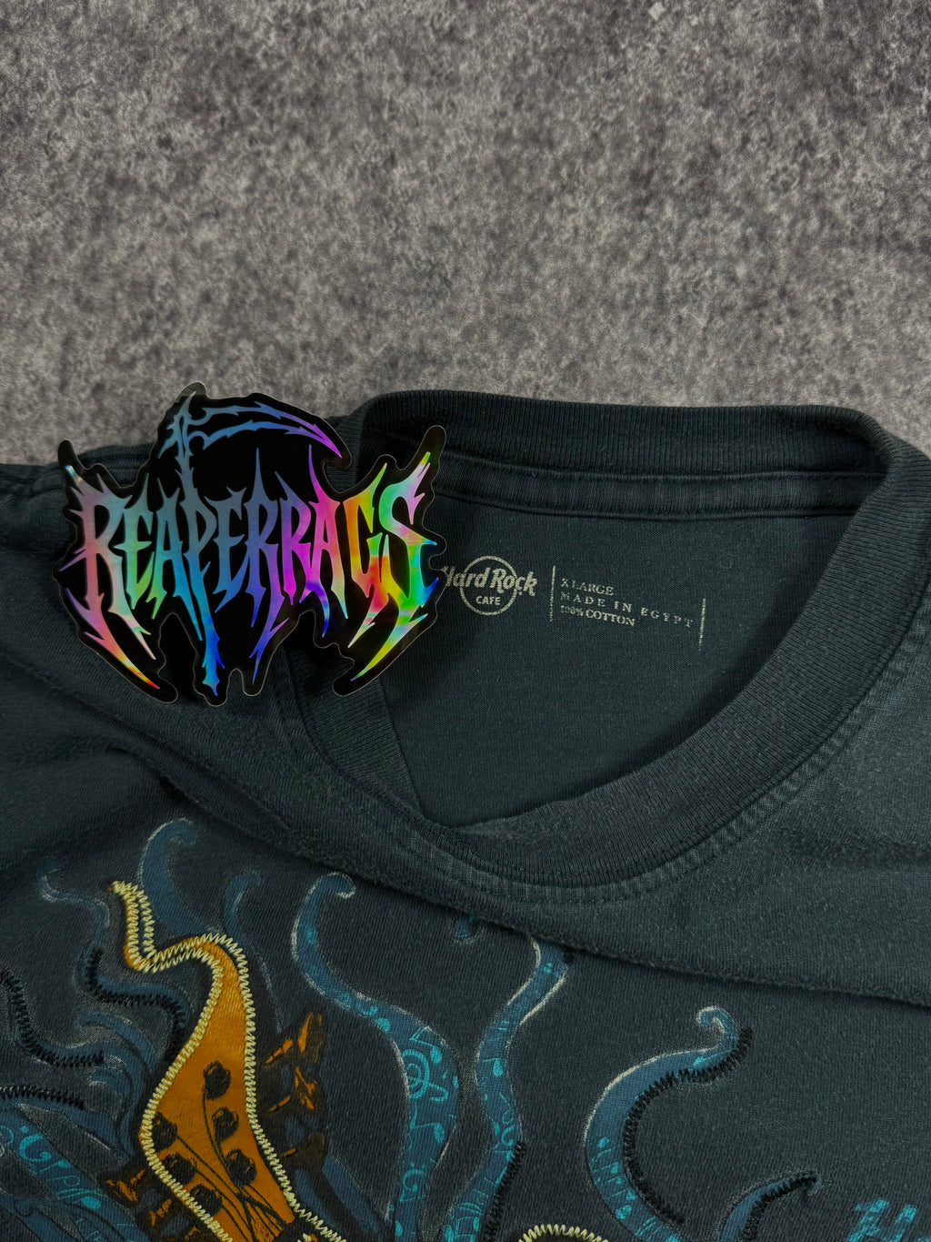 2000s hard rock cafe shirt (XL)