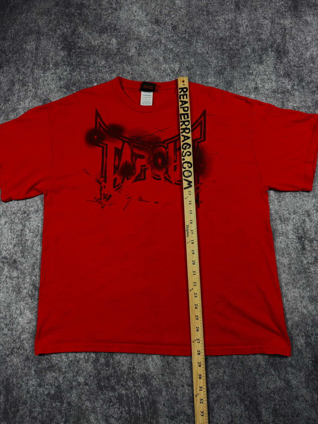 2000s tapout shirt (L)
