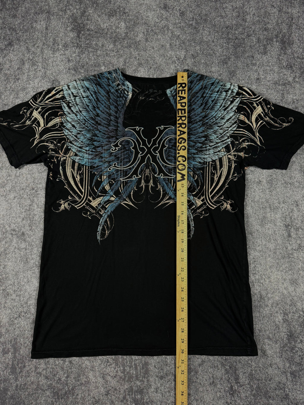 (rare) 2000s xtreme couture shirt (L)