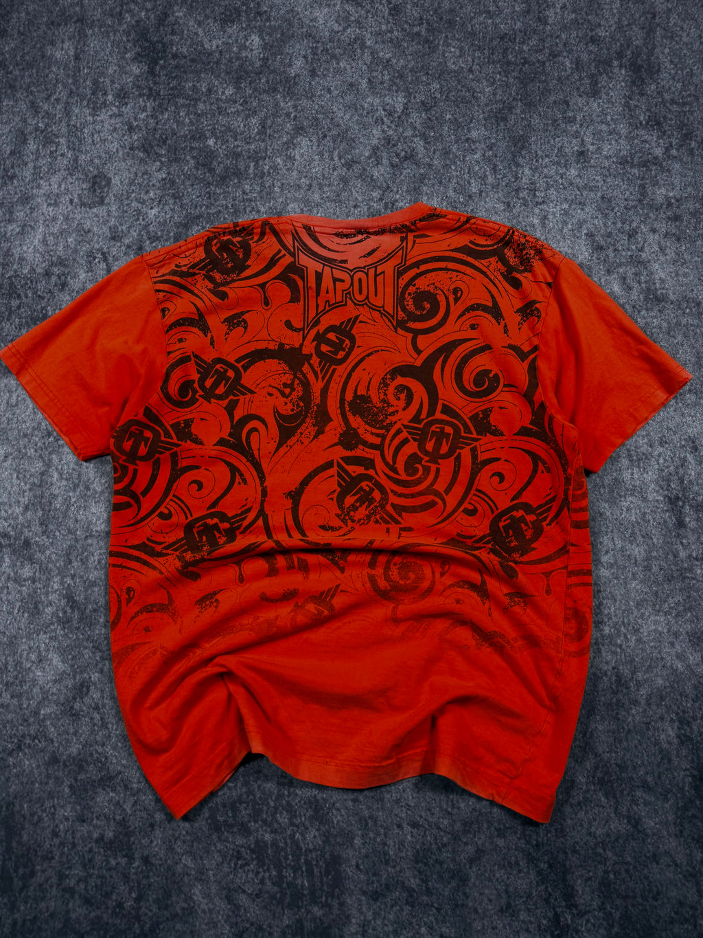 (rare) 2000s tapout shirt (L)