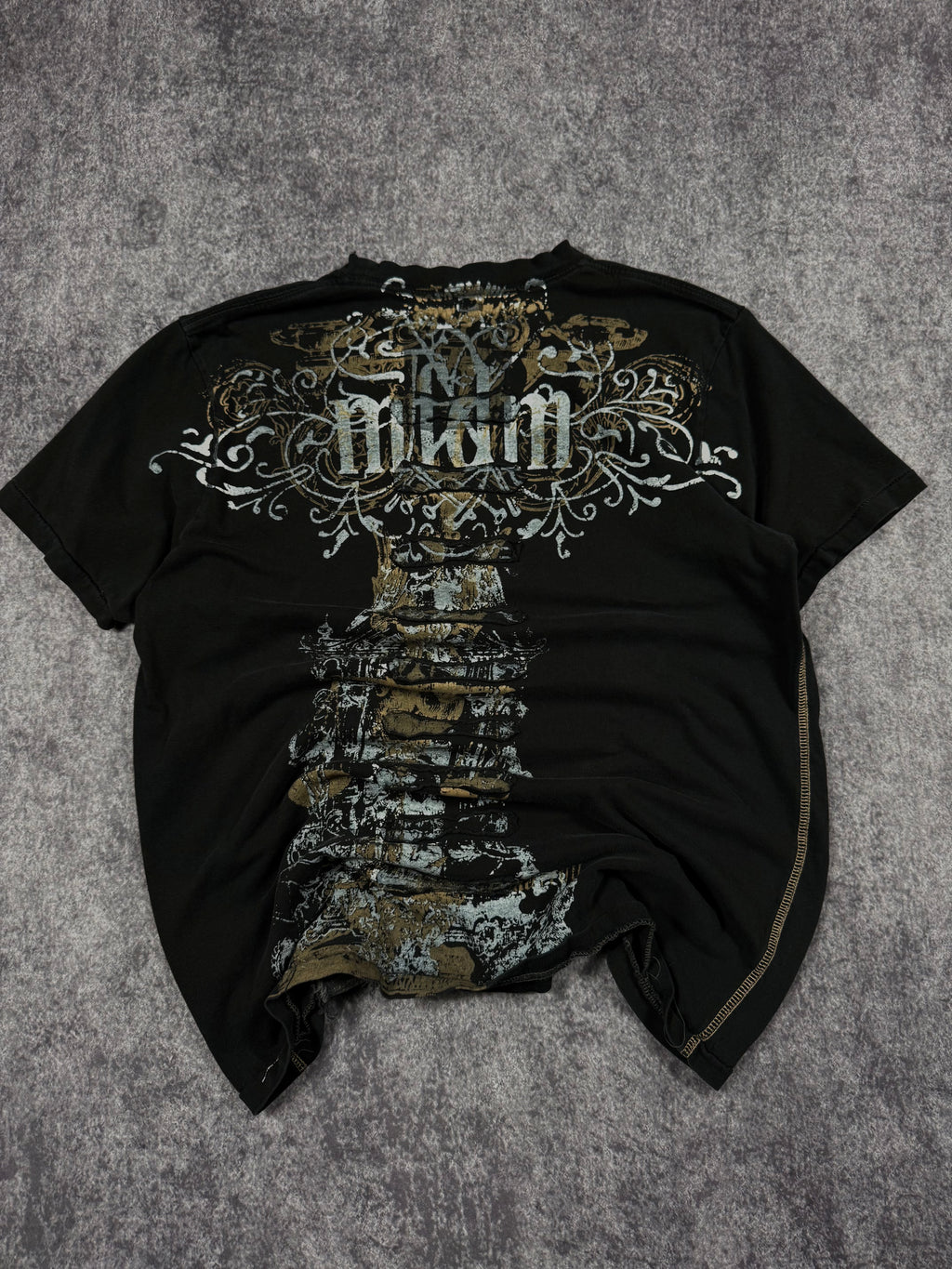 2000s grunge shirt (L)