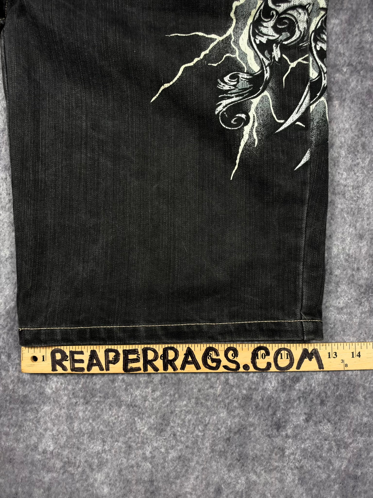 (GRAIL) 2000s RHINESTONE RAW BLUE JORTS (40)