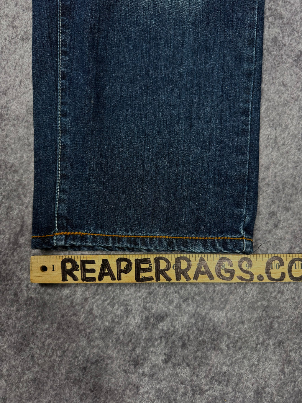 (rare) deadstock 2000s members property jeans (36x30)