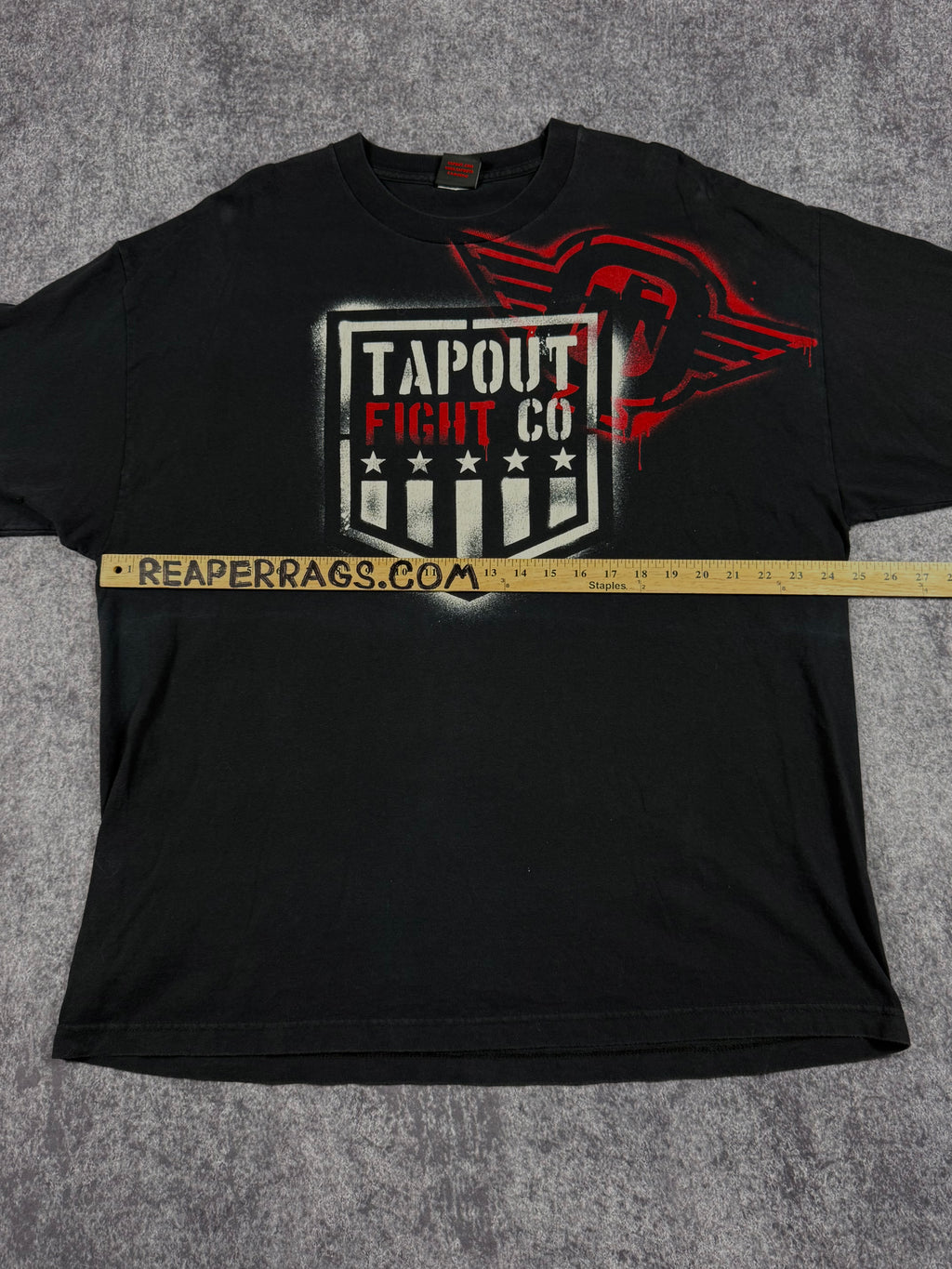 2000s tapout shirt (XL)