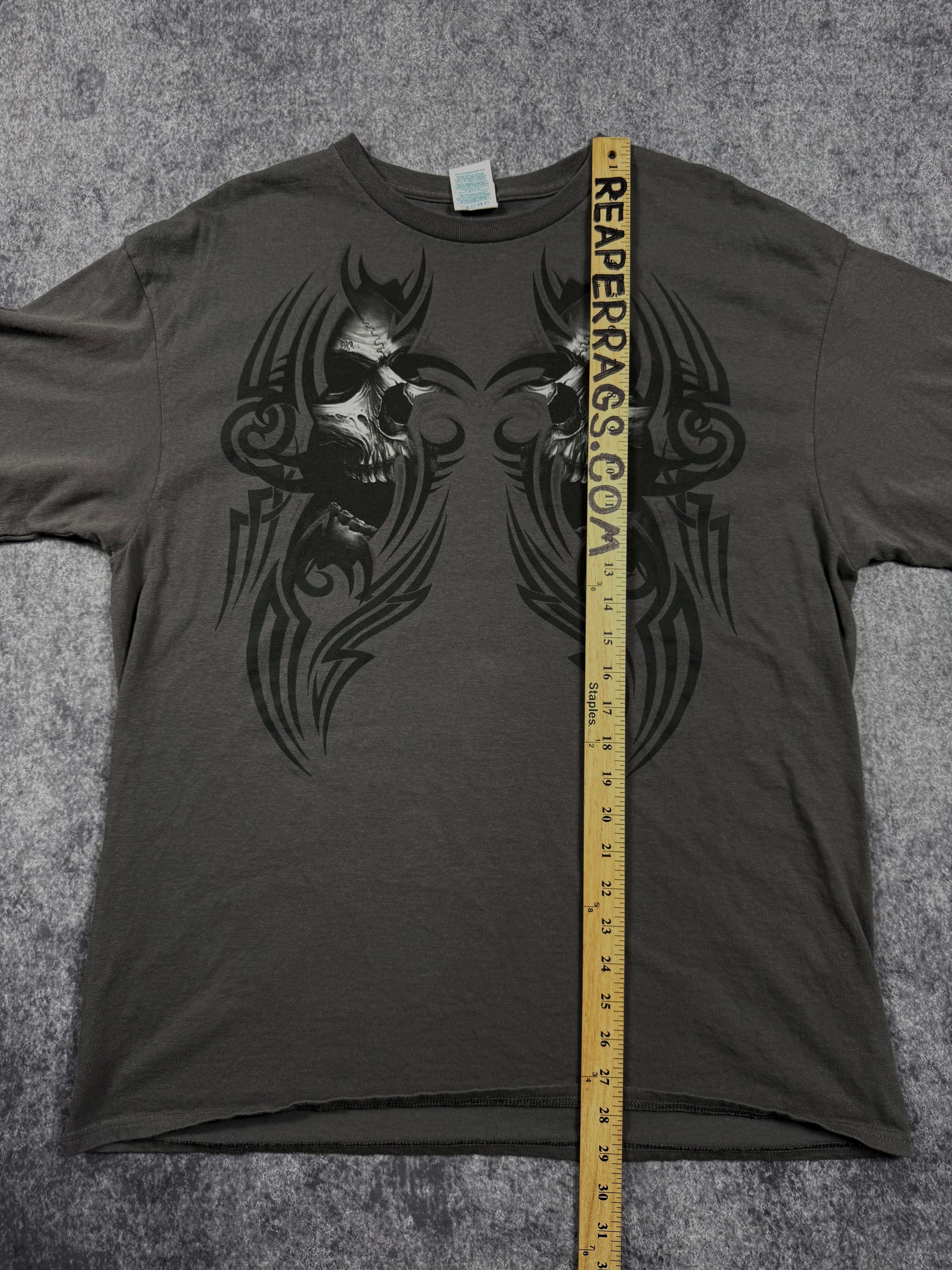 2000s tribal skull shirt (L)