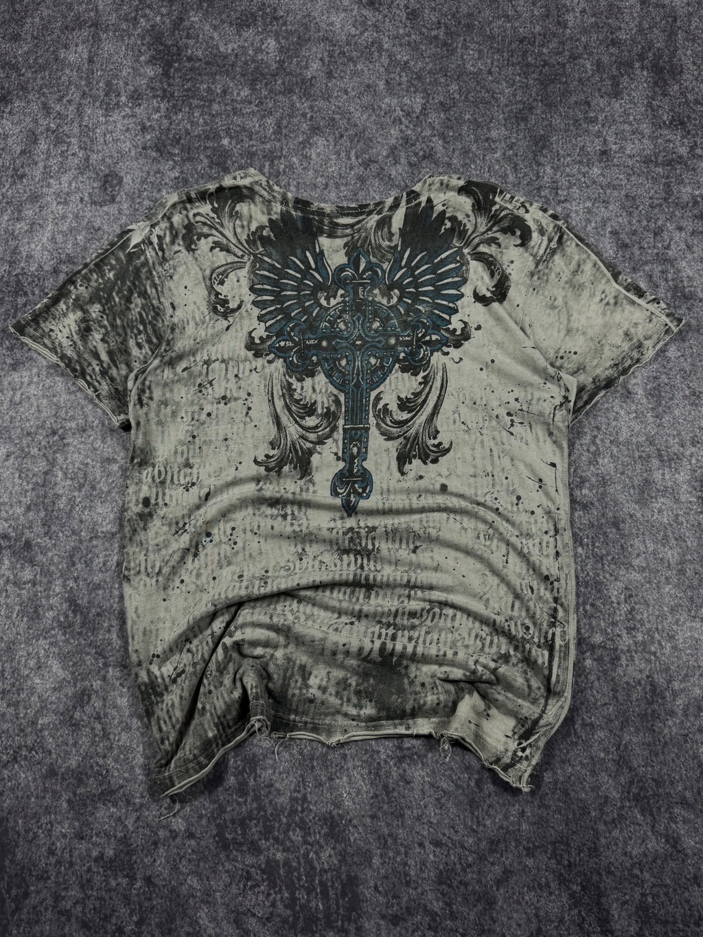 (rare) 2000s affliction shirt (S)