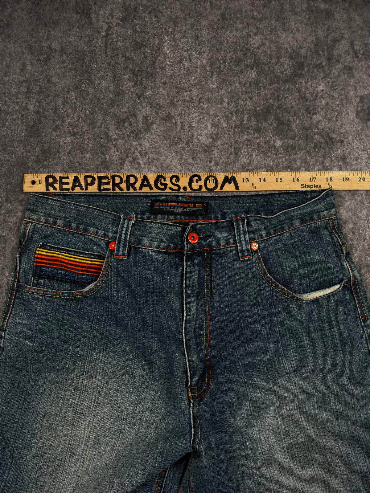 (RARE) 2000s EMBROIDERED SOUTHPOLE JEANS (36x30)