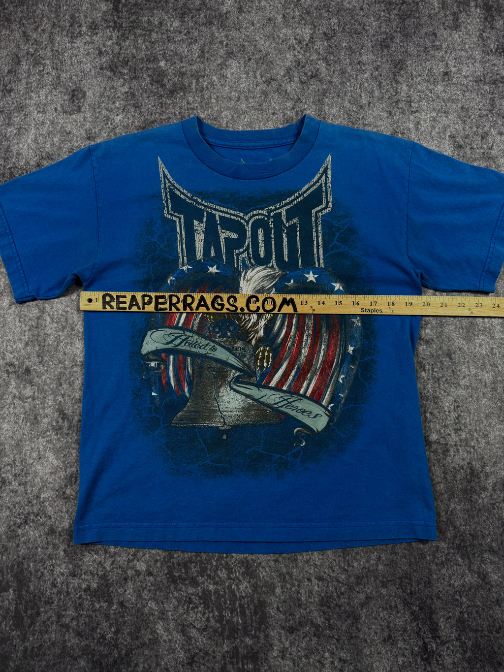 2000s tapout shirt (M)