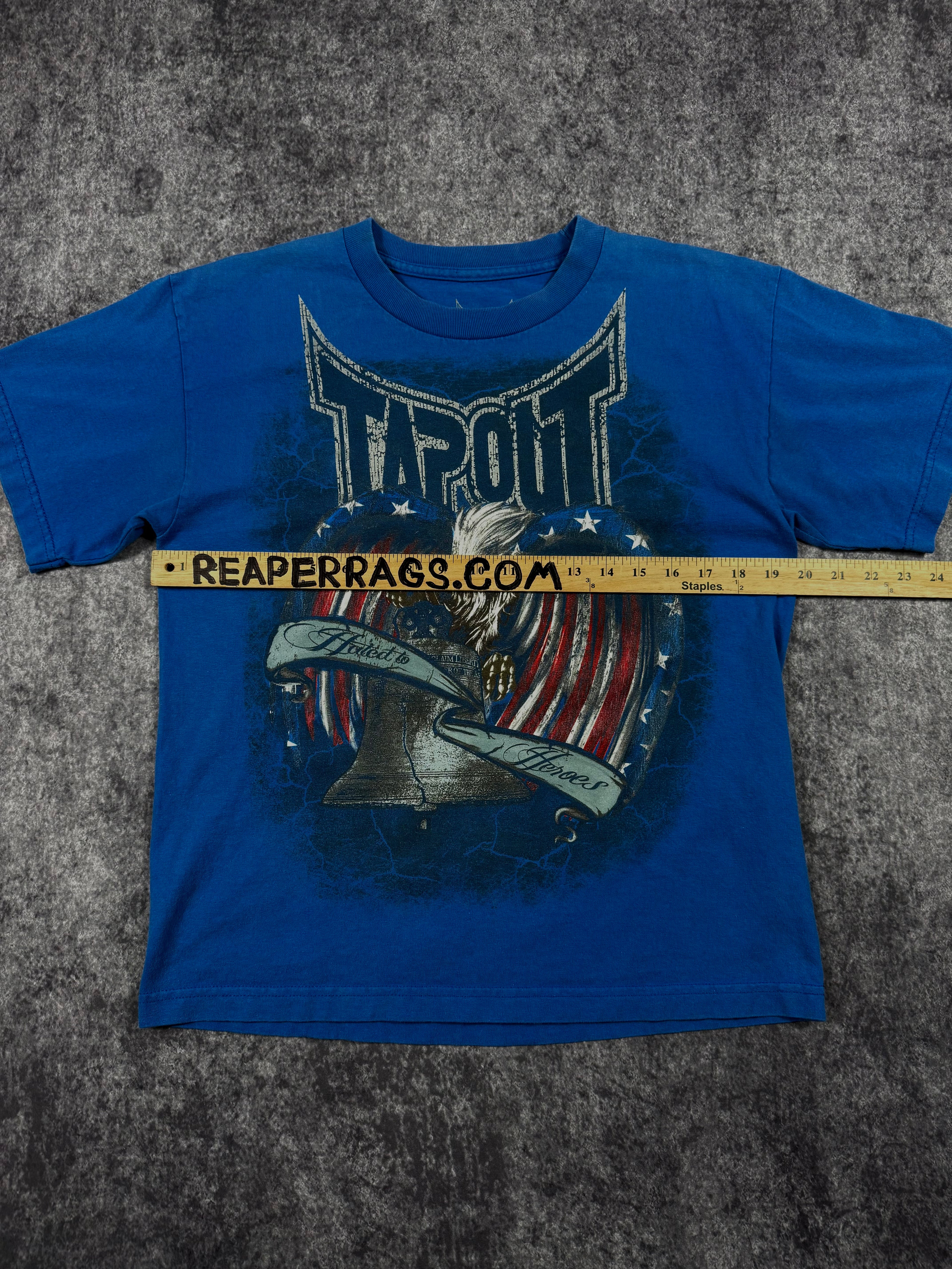 2000s tapout shirt (M)