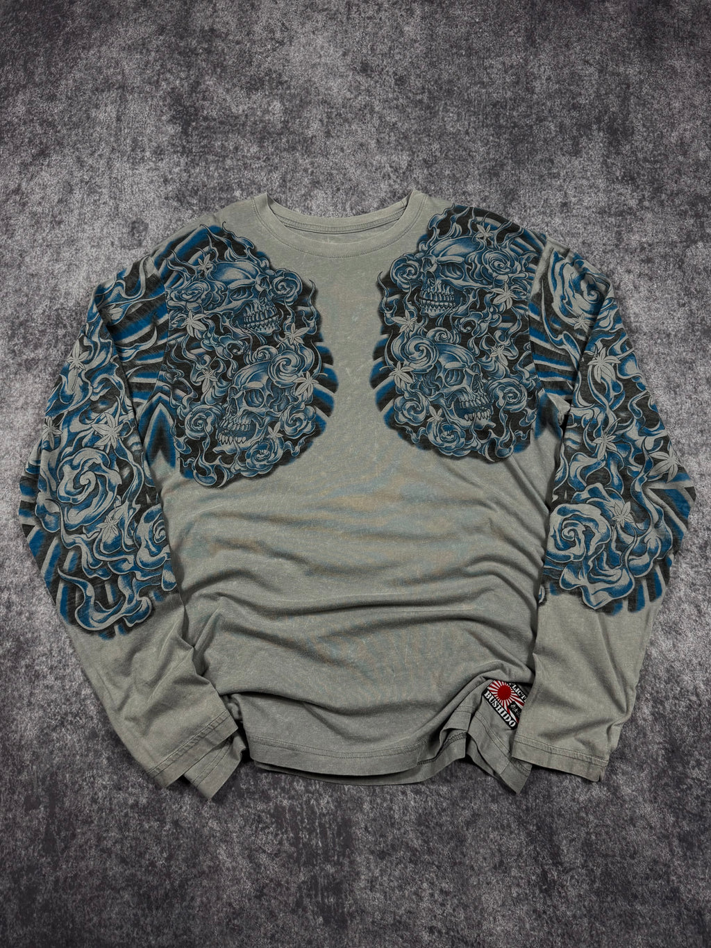(rare) 2000s affliction long sleeve shirt (XL)