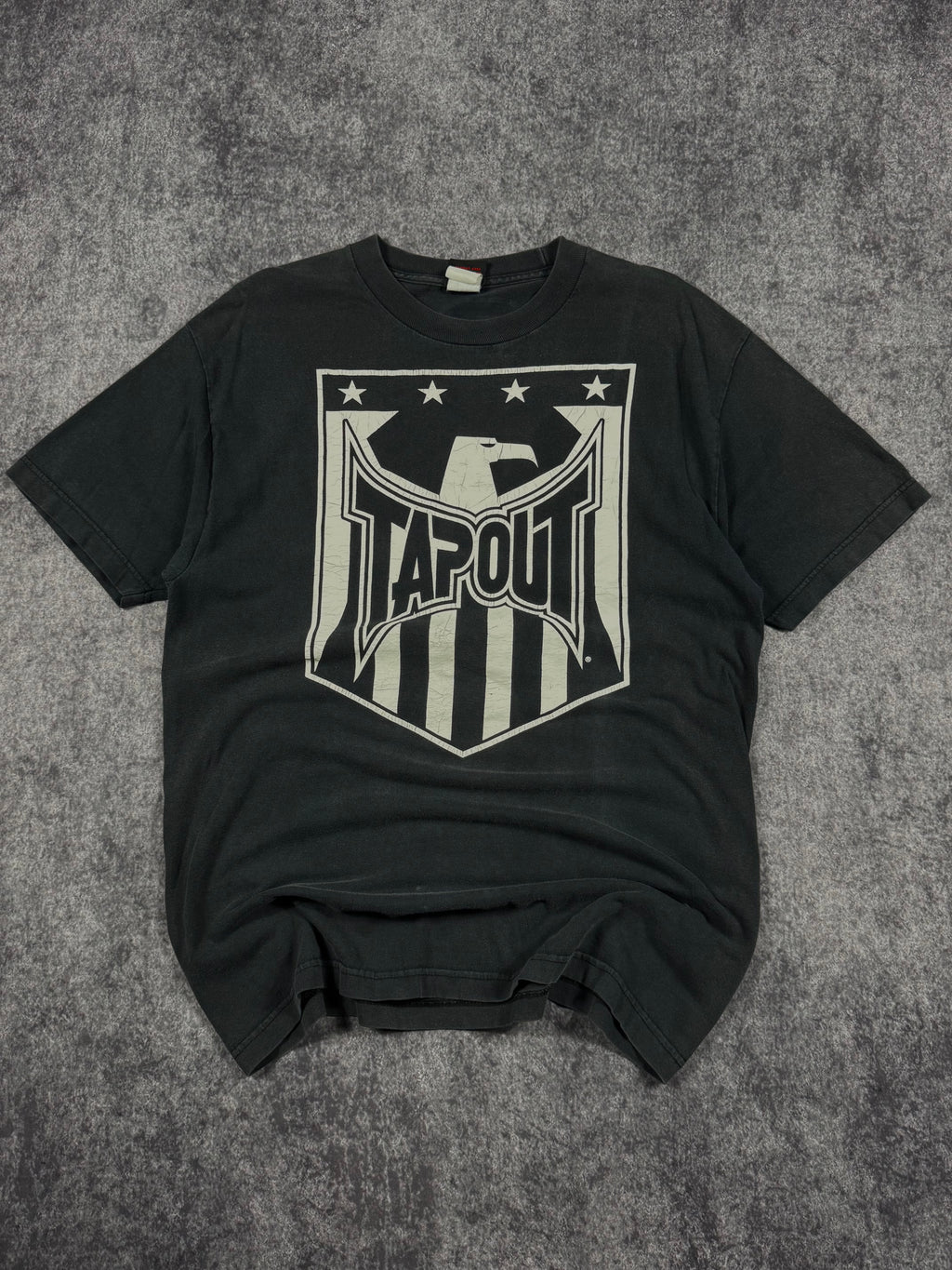 2000s tapout shirt (L)