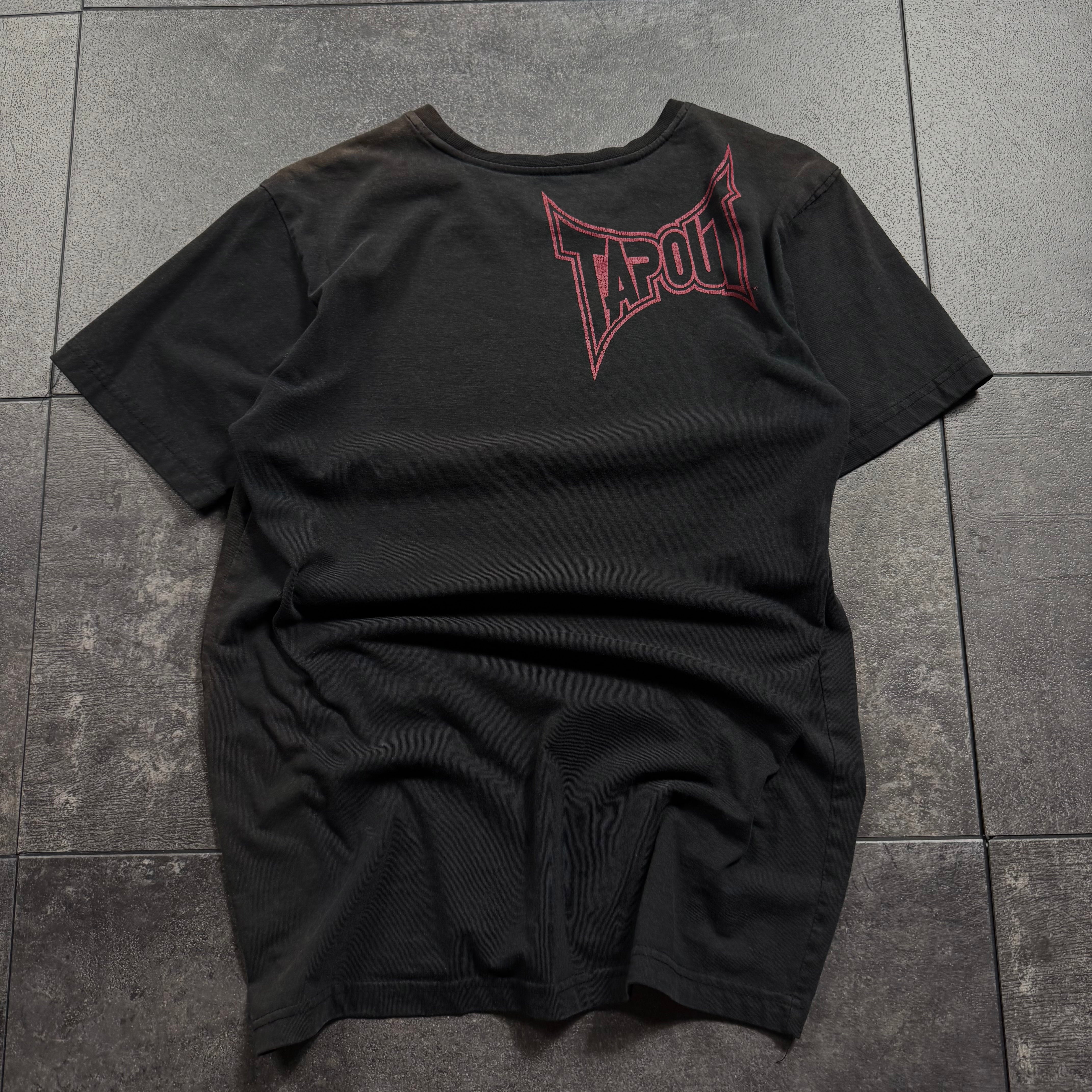 (rare) 2000s tapout shirt (XS)