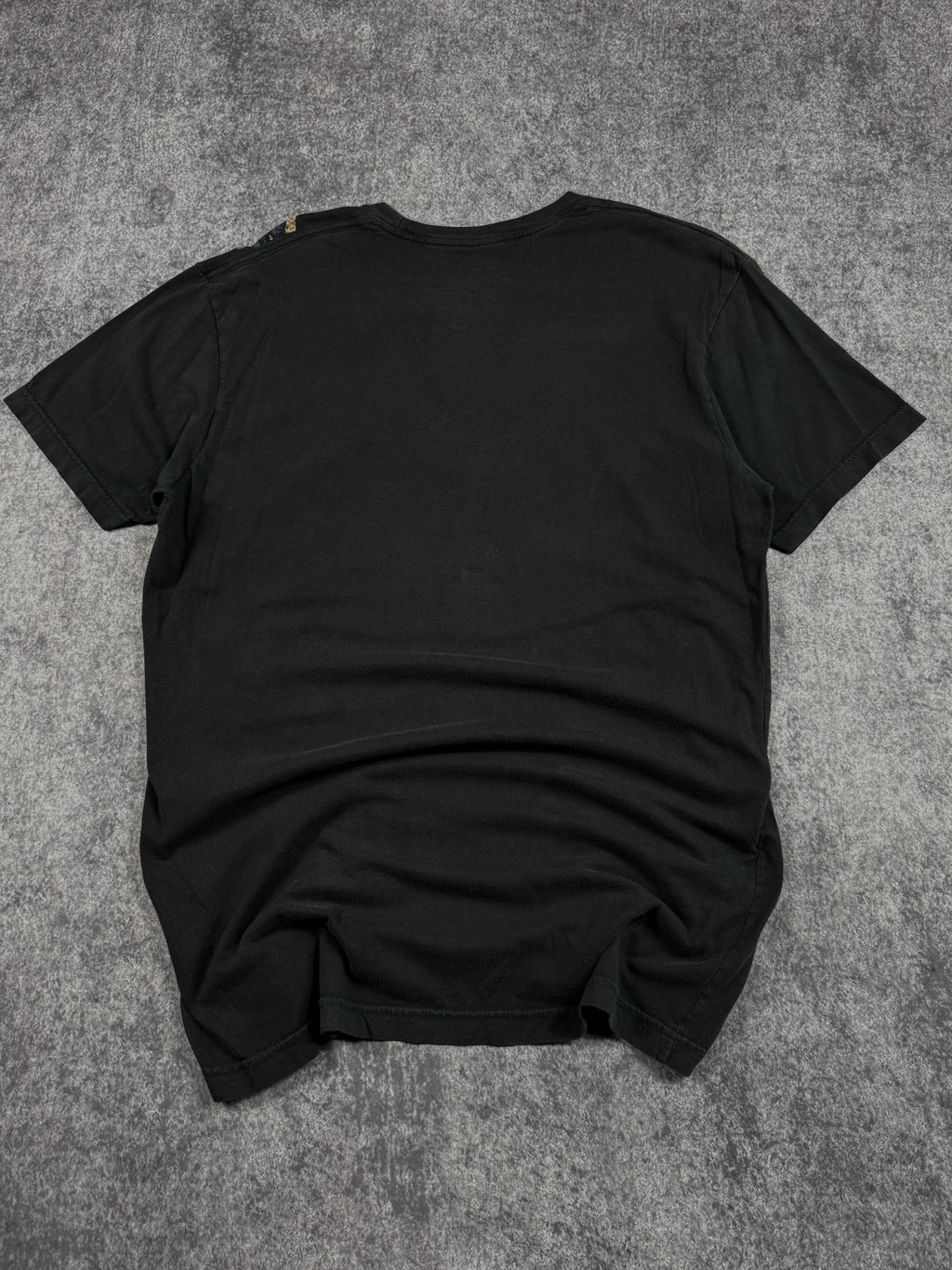 (rare) 2000s xtreme couture shirt (L)
