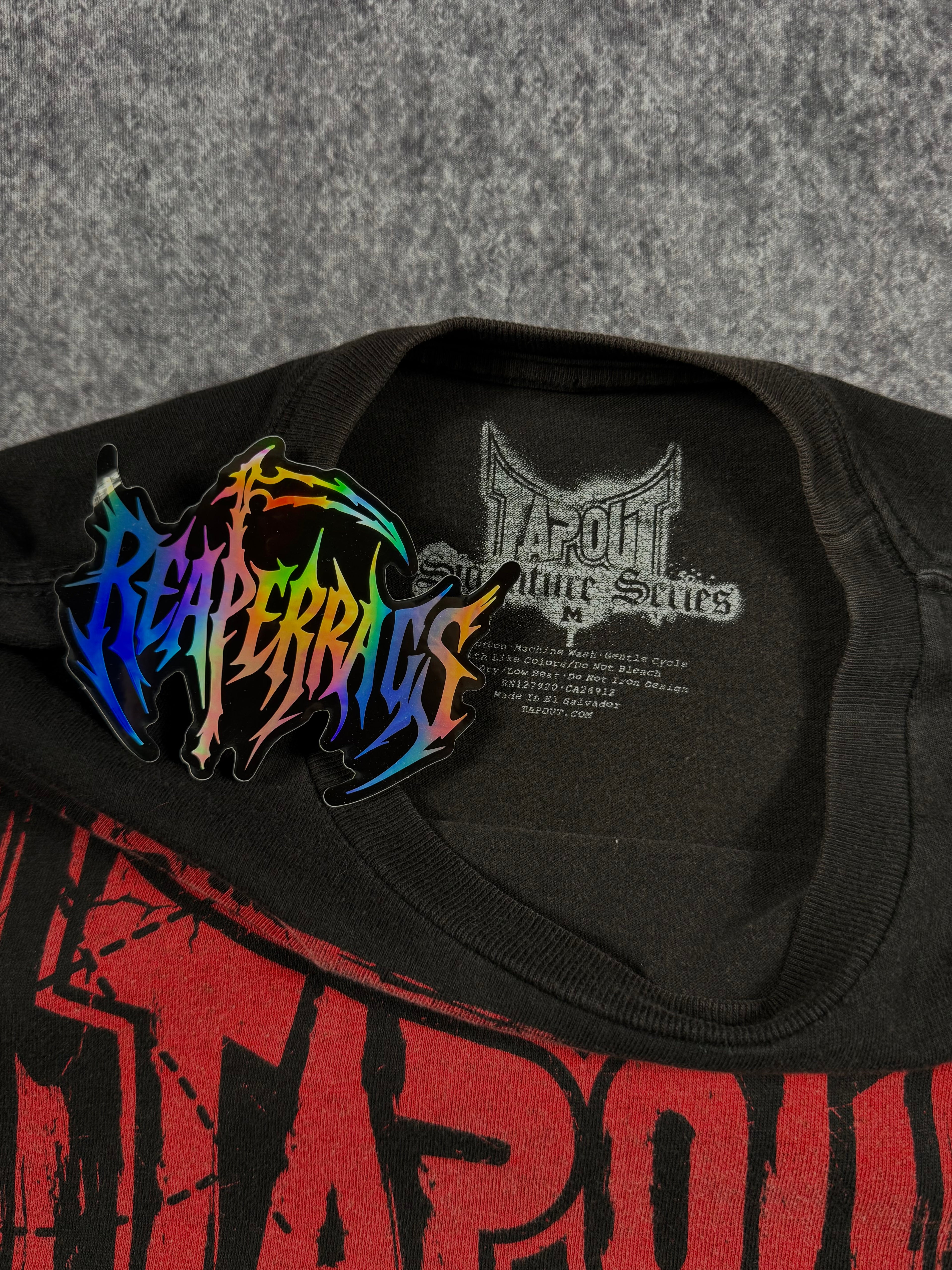 (rare) 2000s tapout signature series shirt (S)