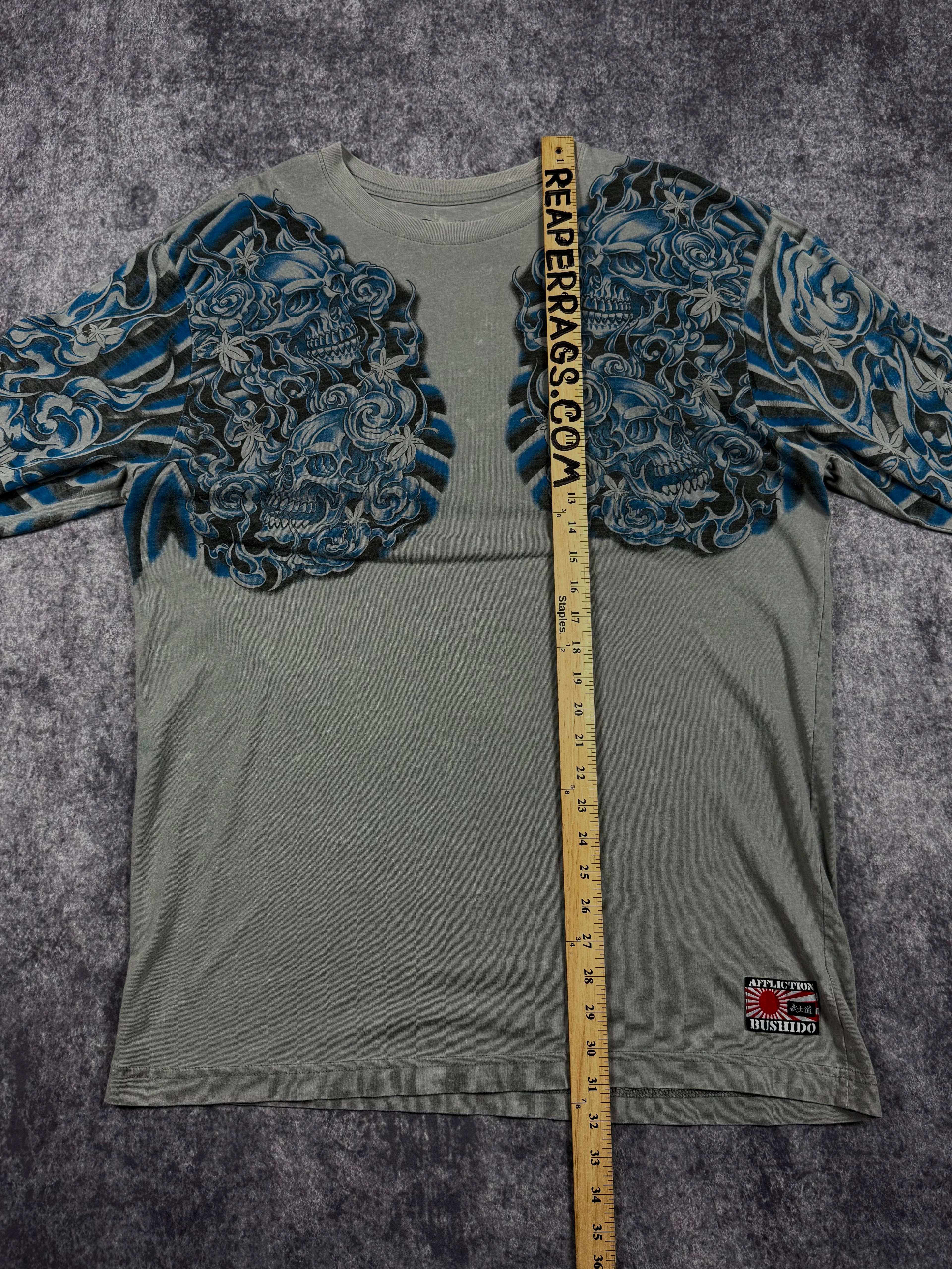 (rare) 2000s affliction long sleeve shirt (XL)