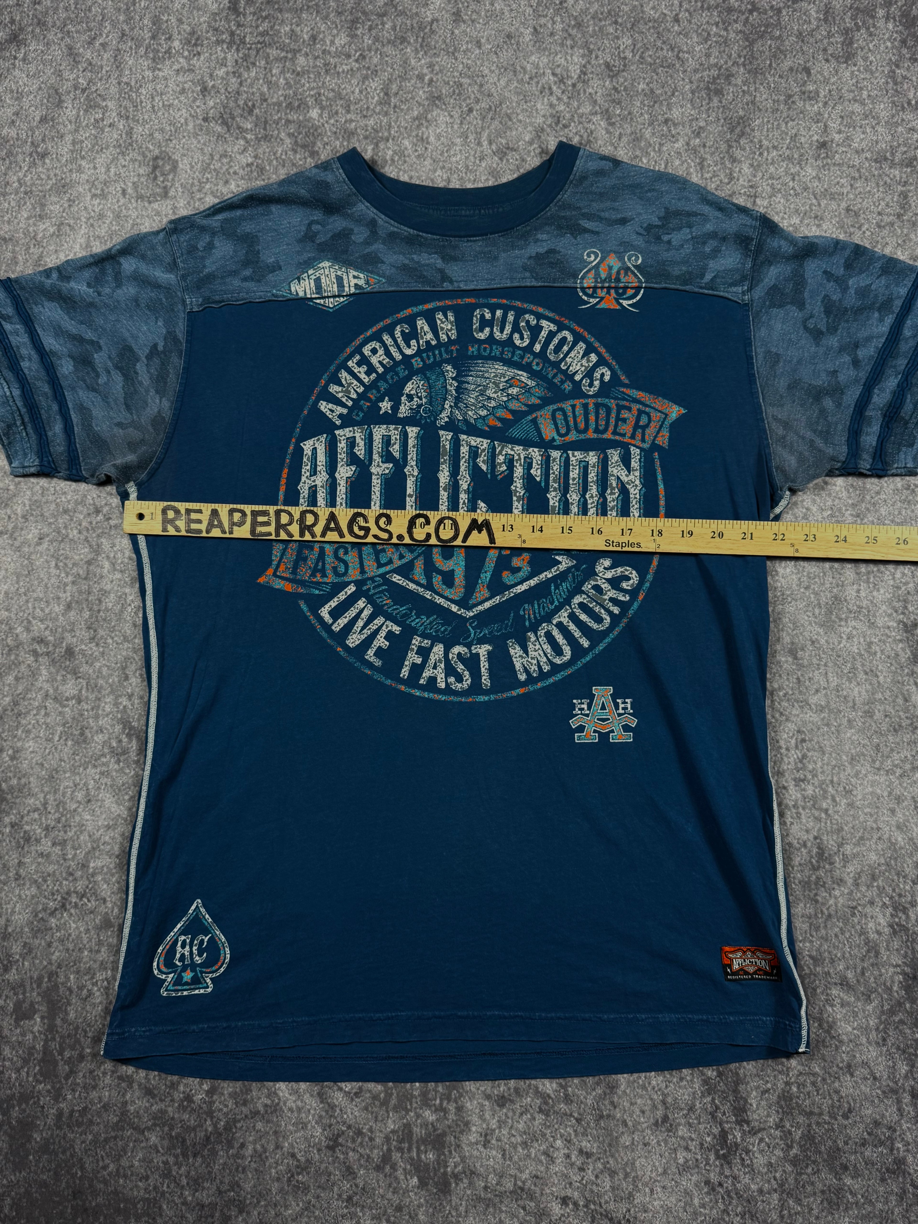 2000s affliction shirt (L)
