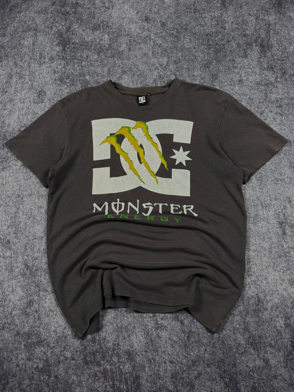 (rare) 2000s monster energy x dc shoes shirt (L)