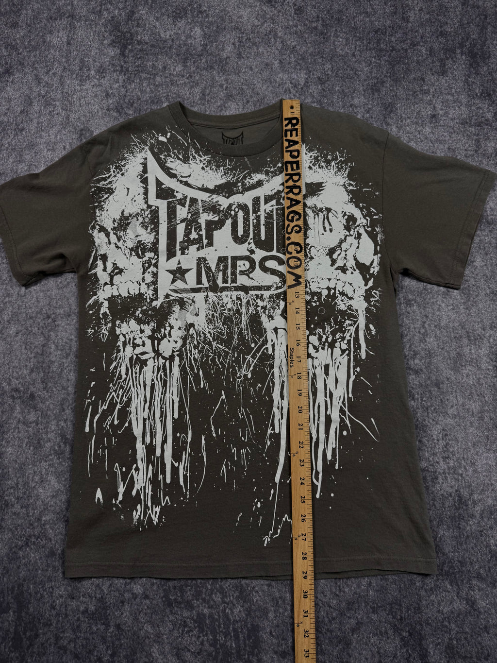 (rare) 2000s tapout shirt (M)