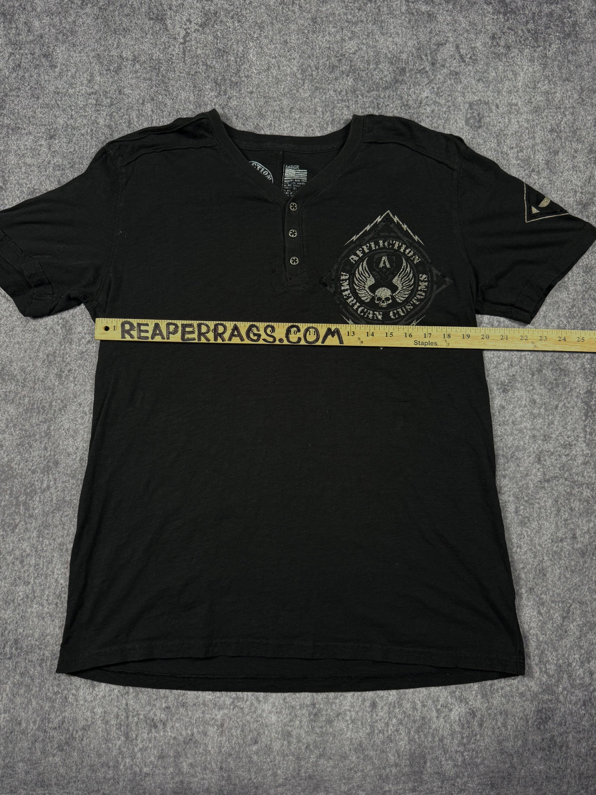 2000s affliction shirt (M)
