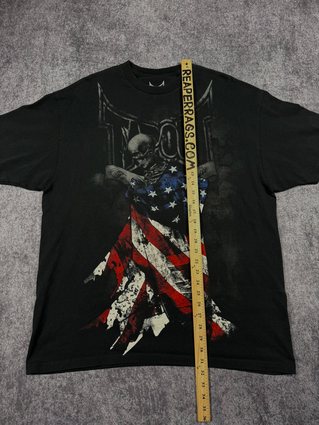 2000s tapout shirt (XL)