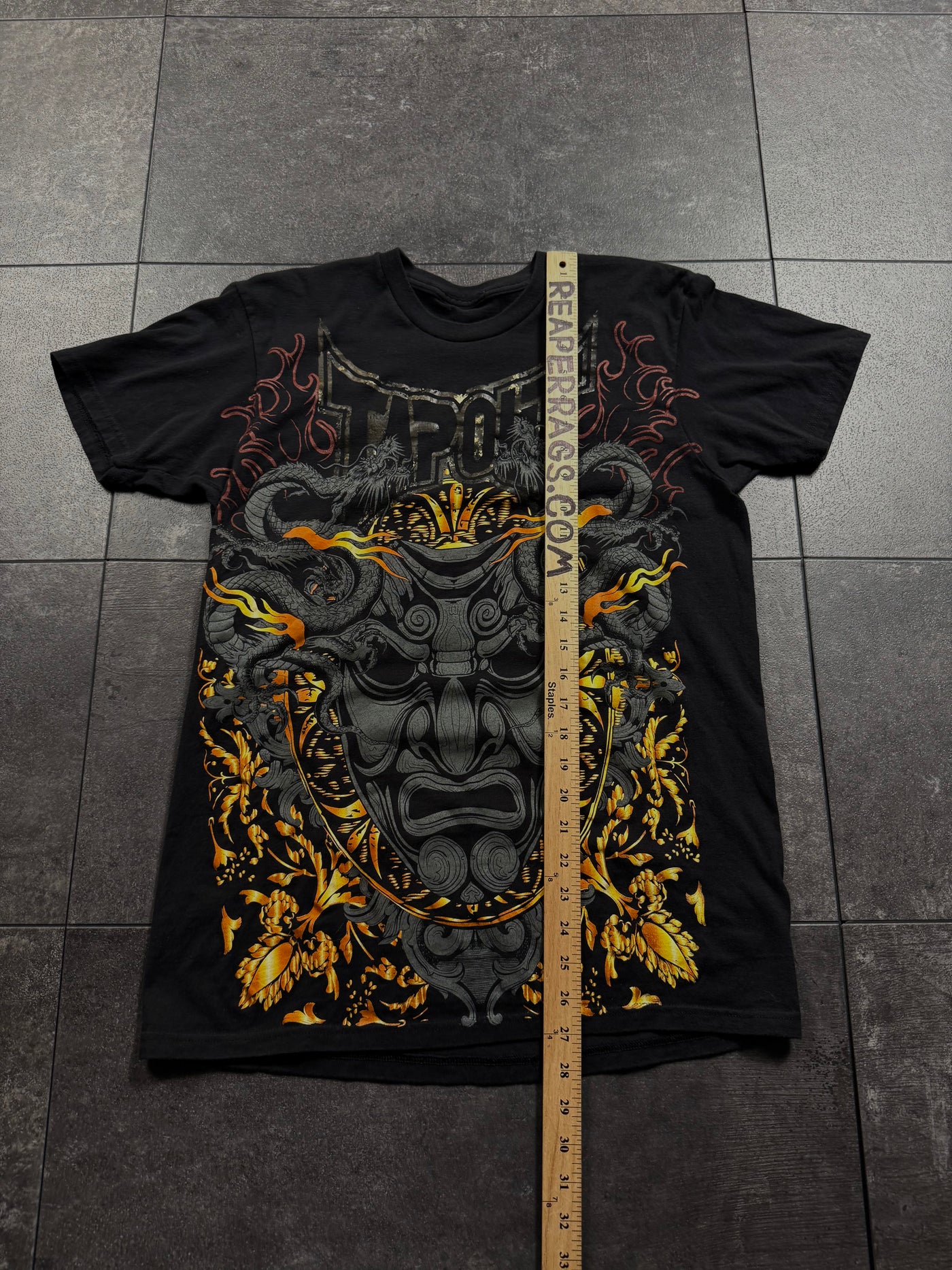 (rare) 2000s tapout shirt (S)