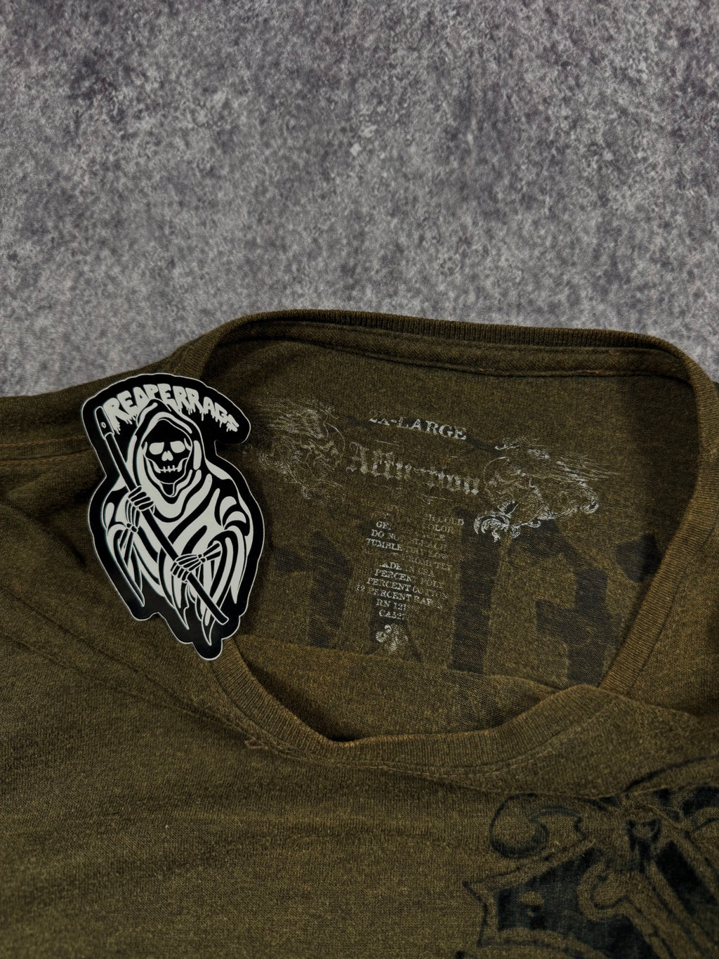 (rare) 2000s affliction shirt (XL)