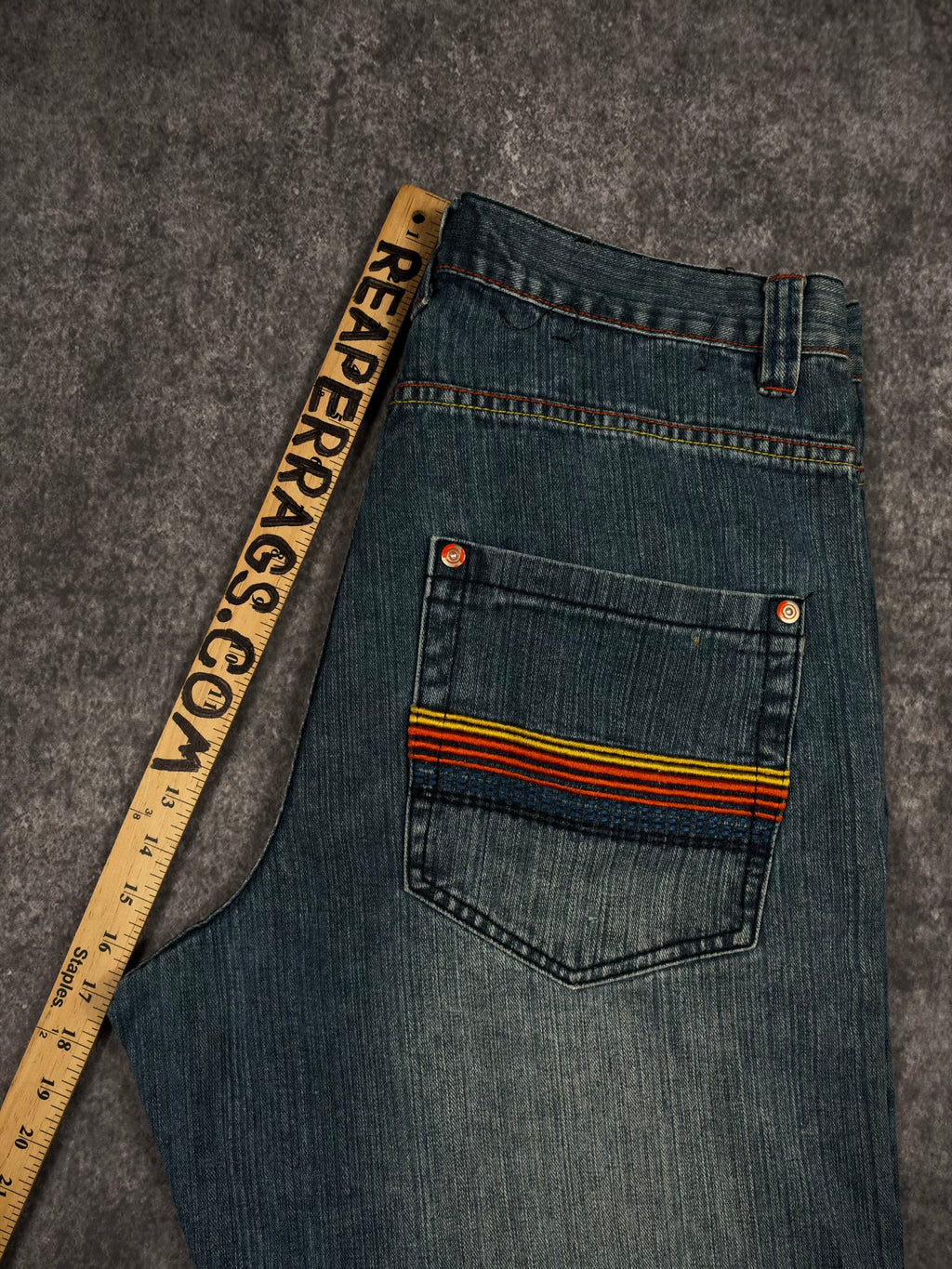 (RARE) 2000s EMBROIDERED SOUTHPOLE JEANS (36x30)