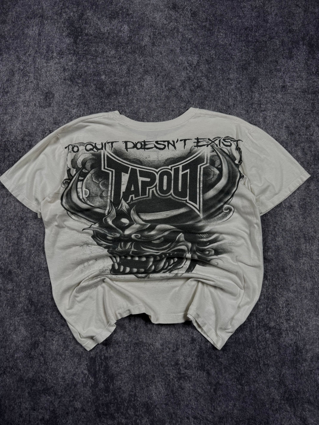 (rare) 2000s tapout shirt (M)
