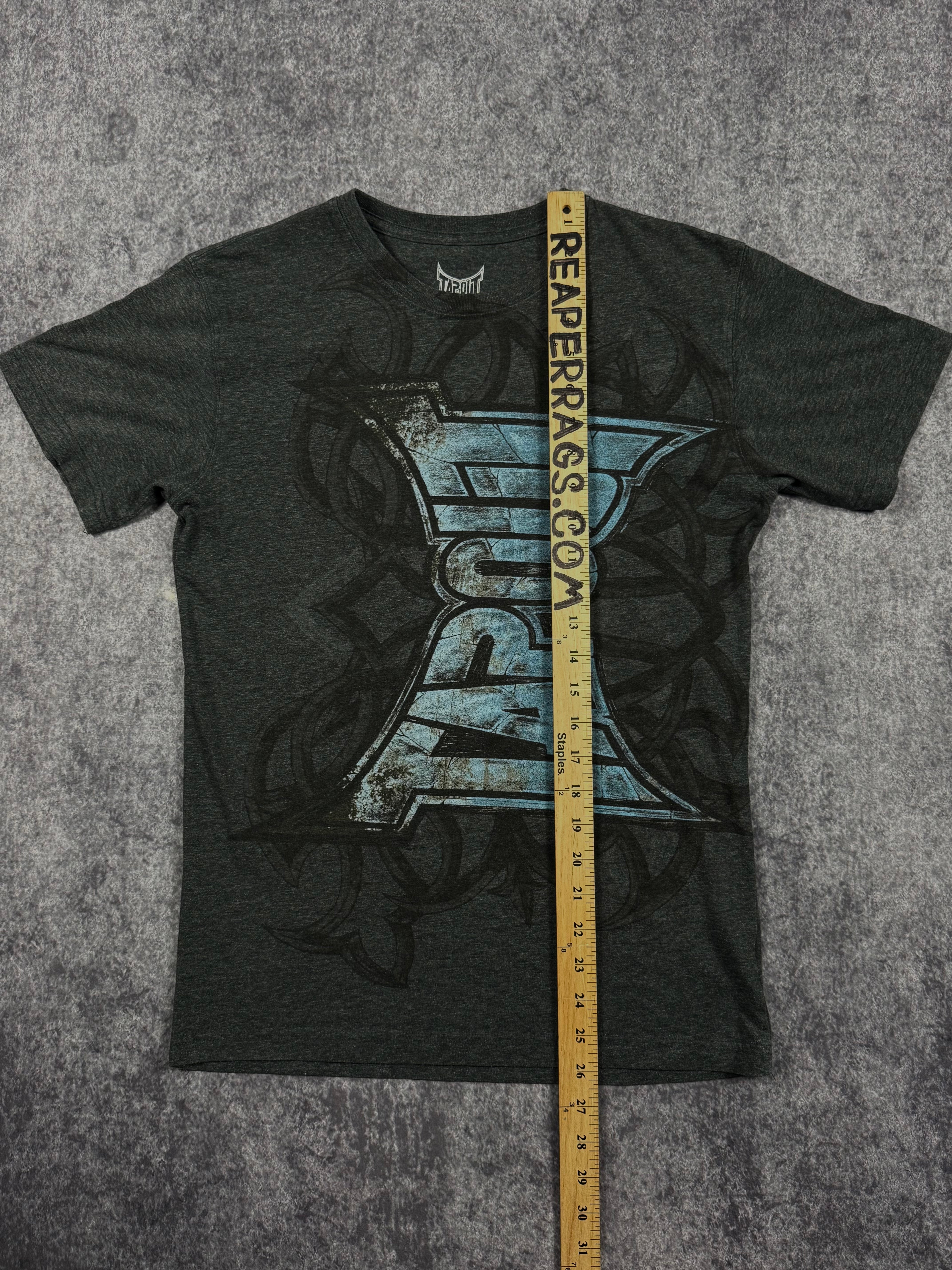 (rare) 2000s tapout shirt (XS)