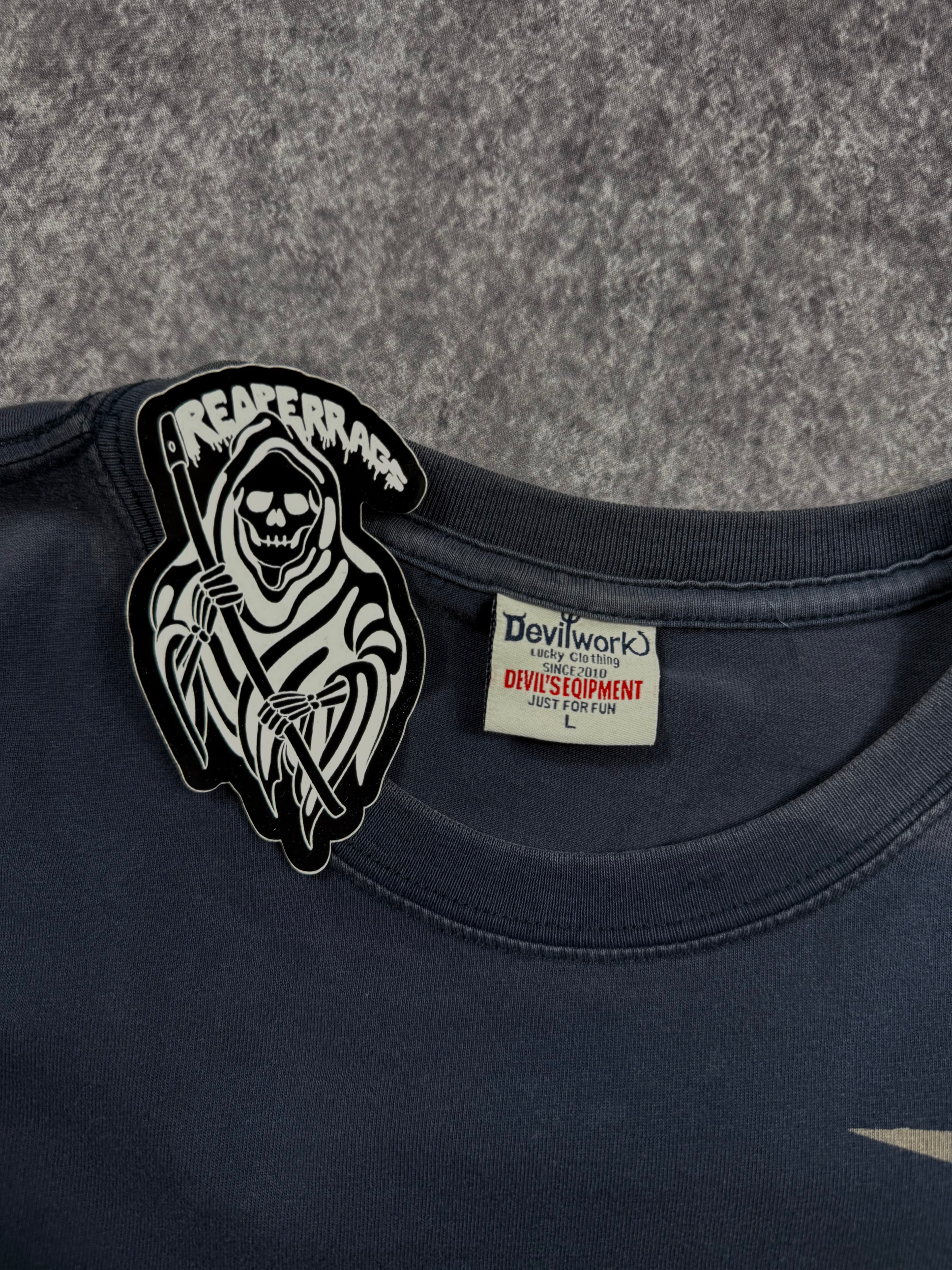 2000s devils work shirt (S)