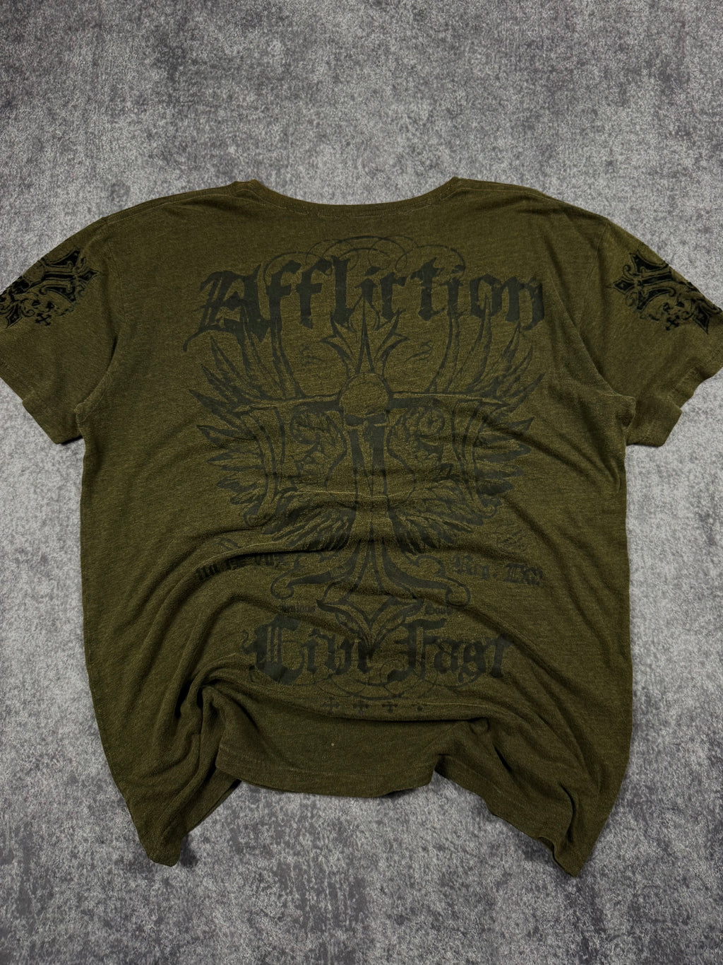 (rare) 2000s affliction shirt (XL)
