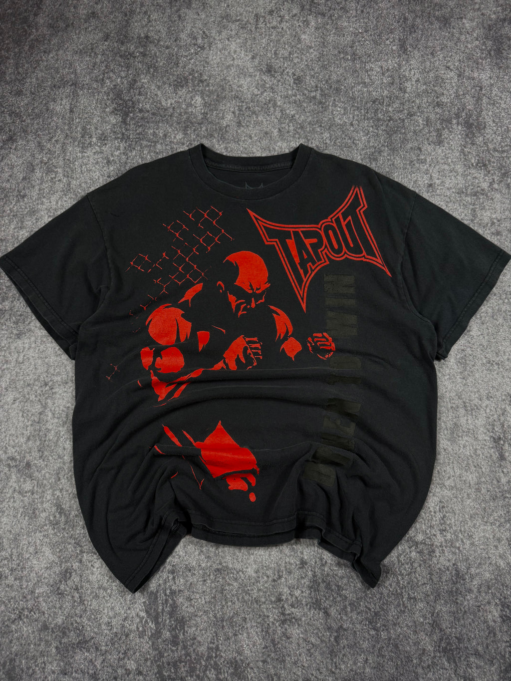 2000s tapout shirt (L)