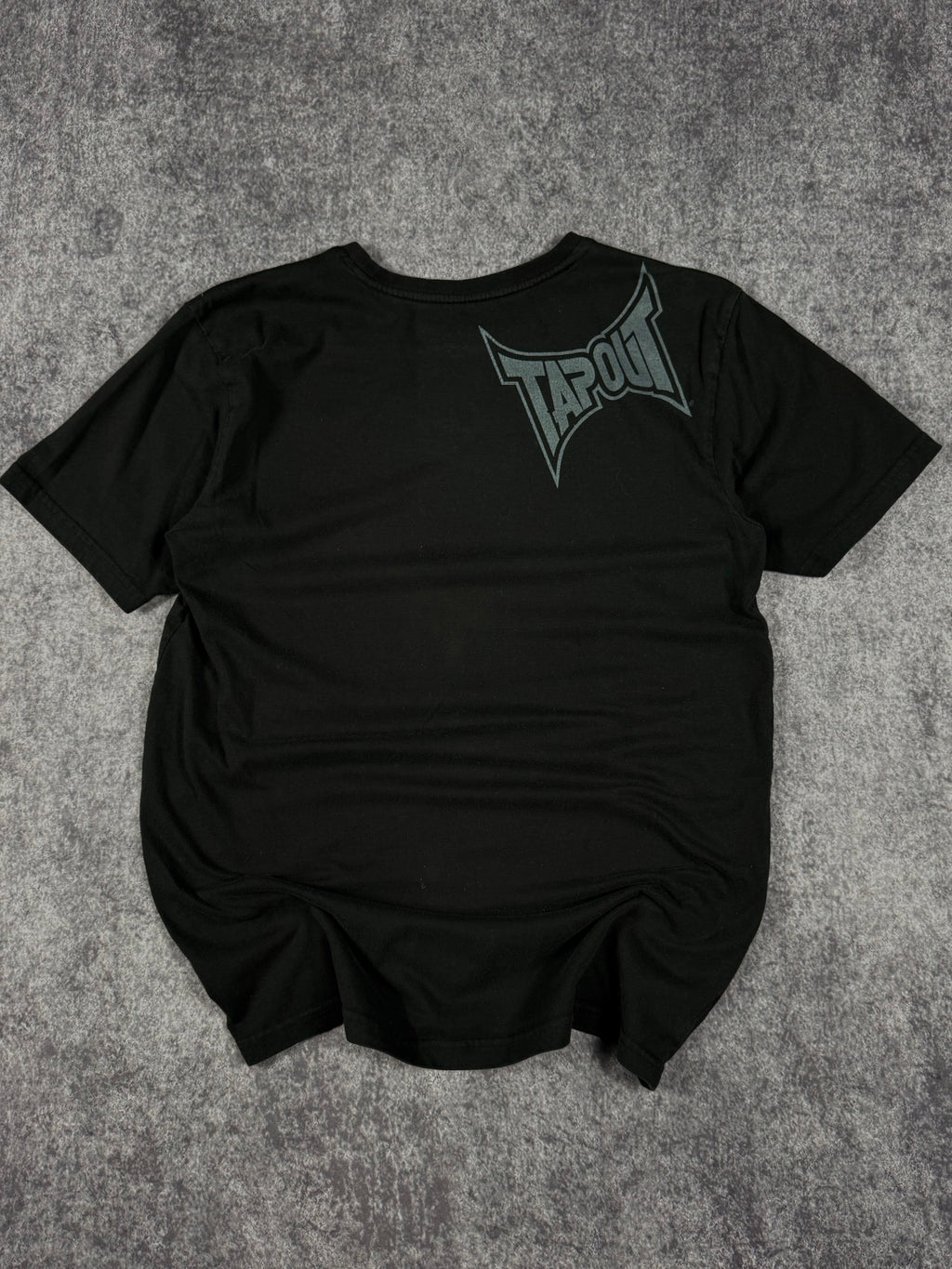 (rare) 2000s tapout shirt (S)