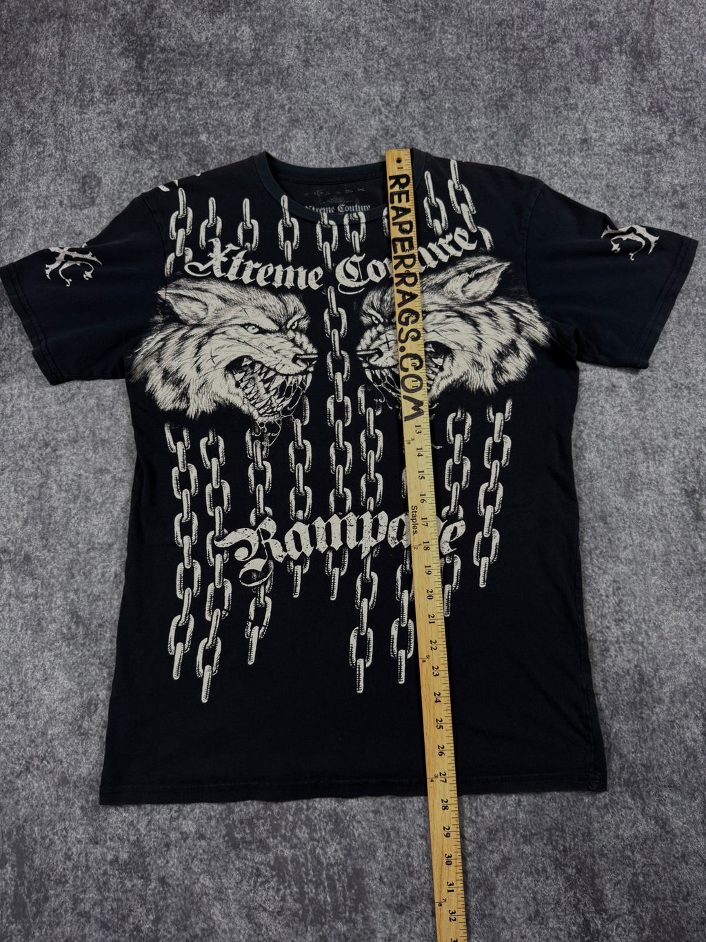 (rare) 2000s xtreme couture x quintin jackson shirt (M)