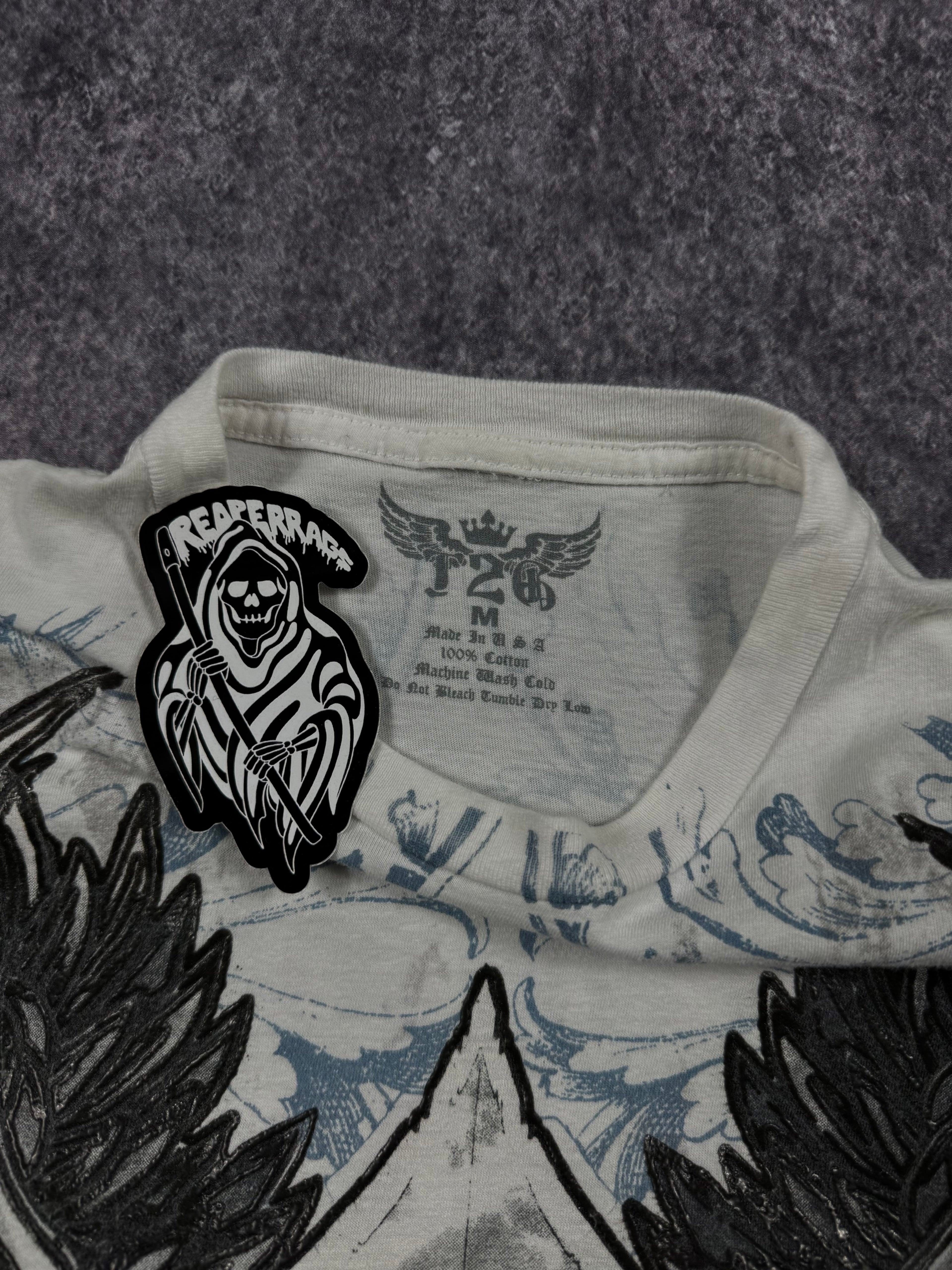 (rare) 2000s royalty shirt (M)