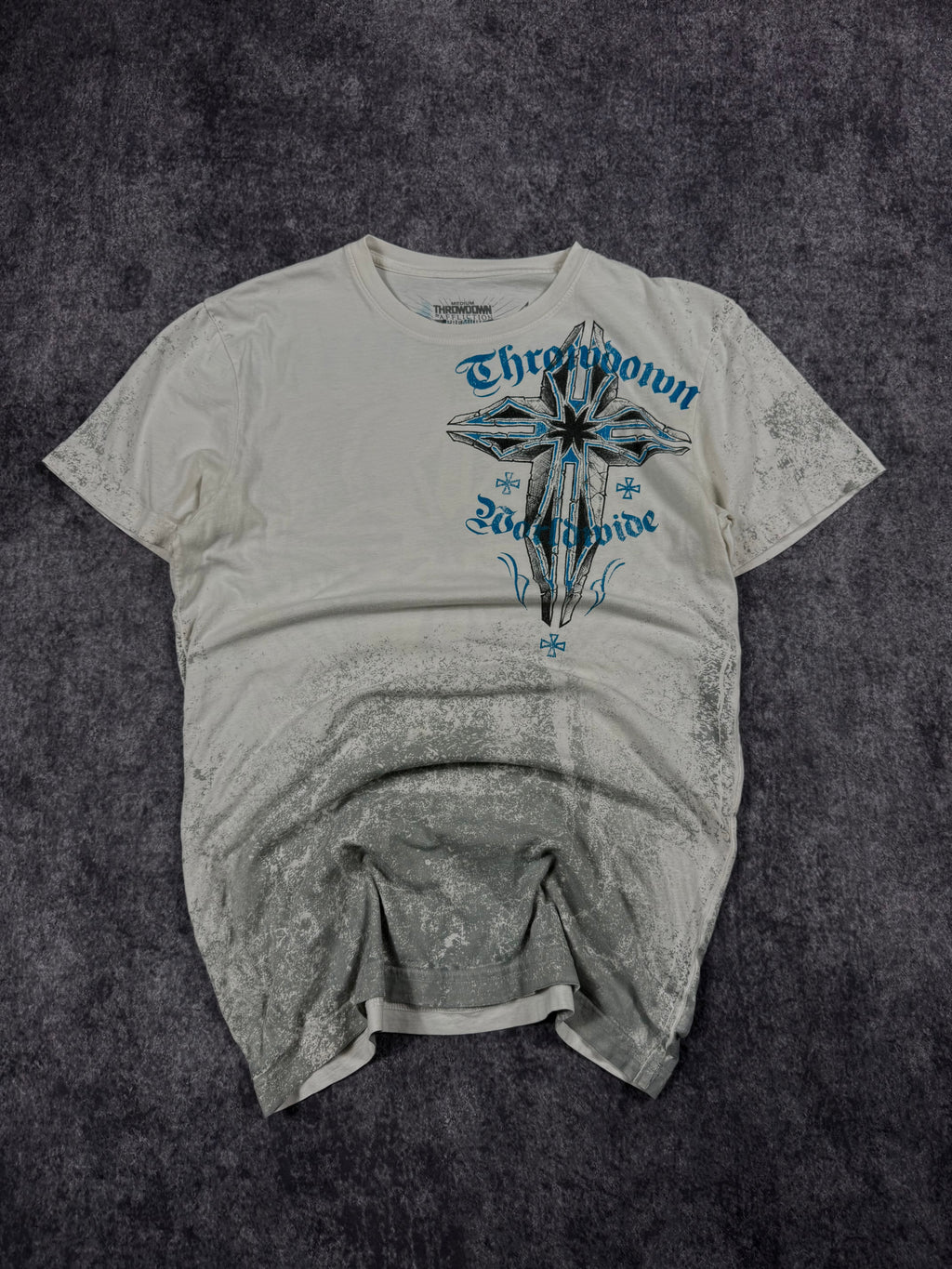 (rare) 2000s throwdown shirt (S)