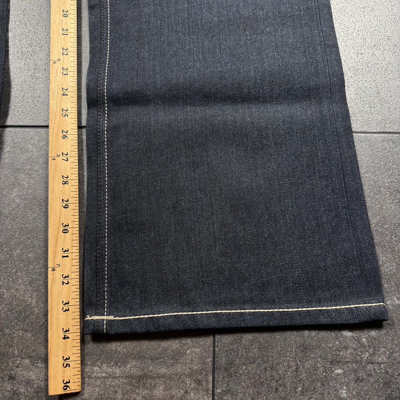 (rare) Deadstock 2000s Artful Dodger Jeans (42x34)
