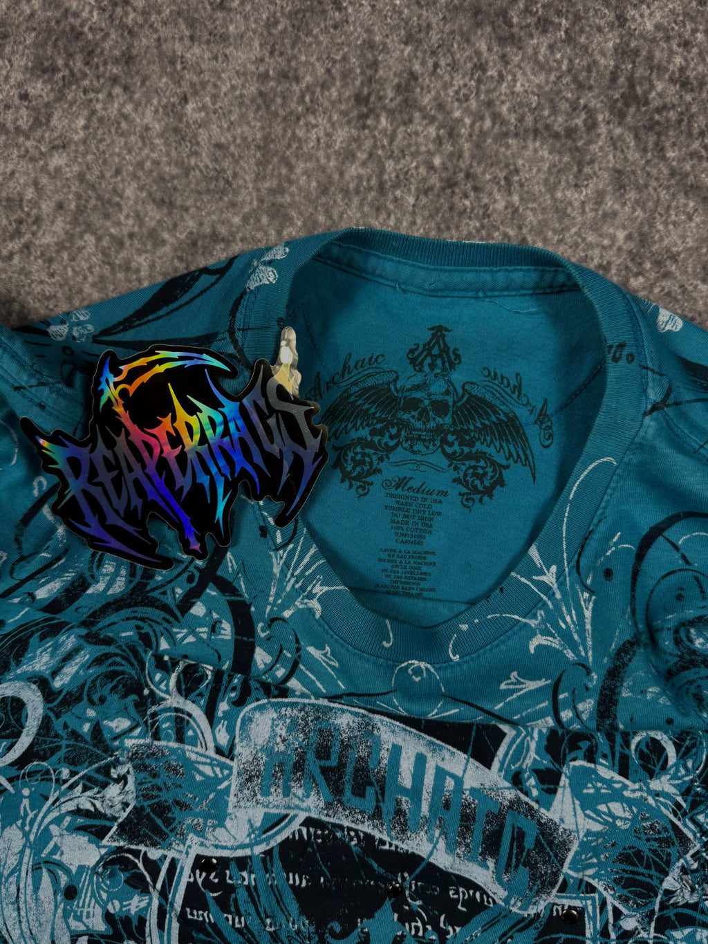 (rare) 2000s archaic shirt (M)