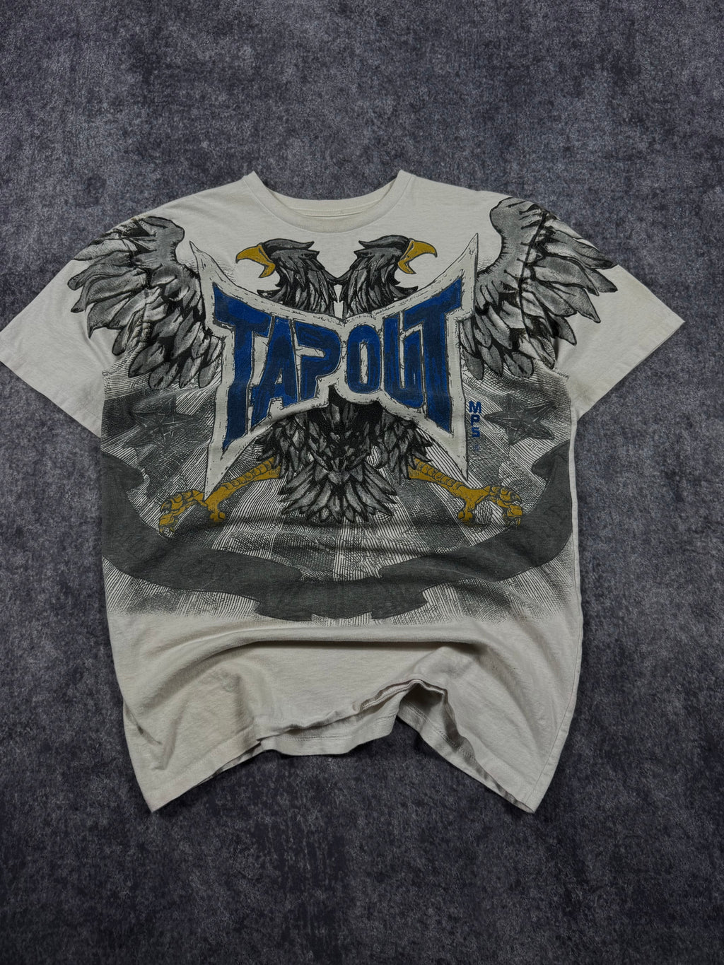 2000s tapout shirt (L)