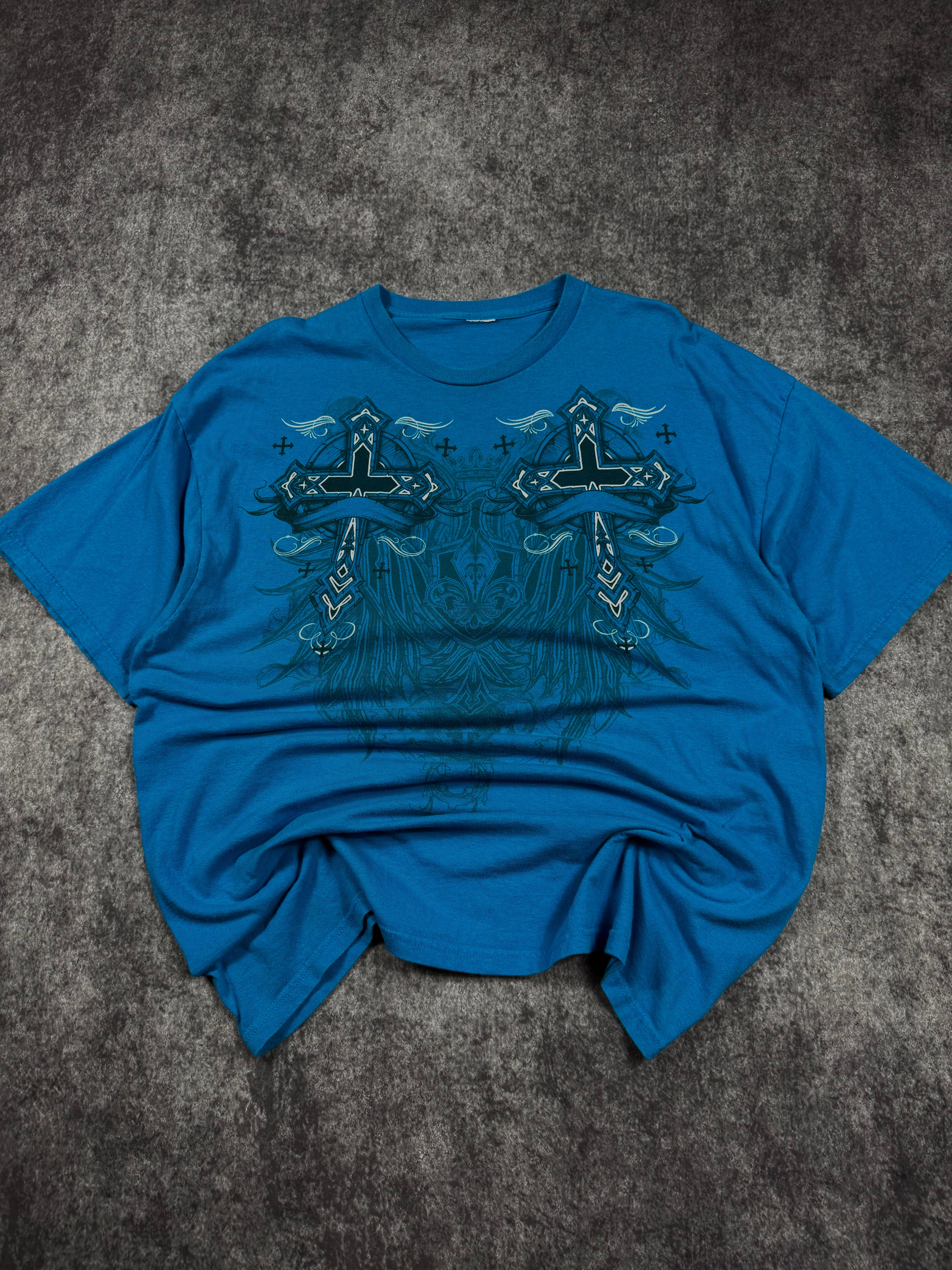 (rare) 2000s cross shirt (XL)