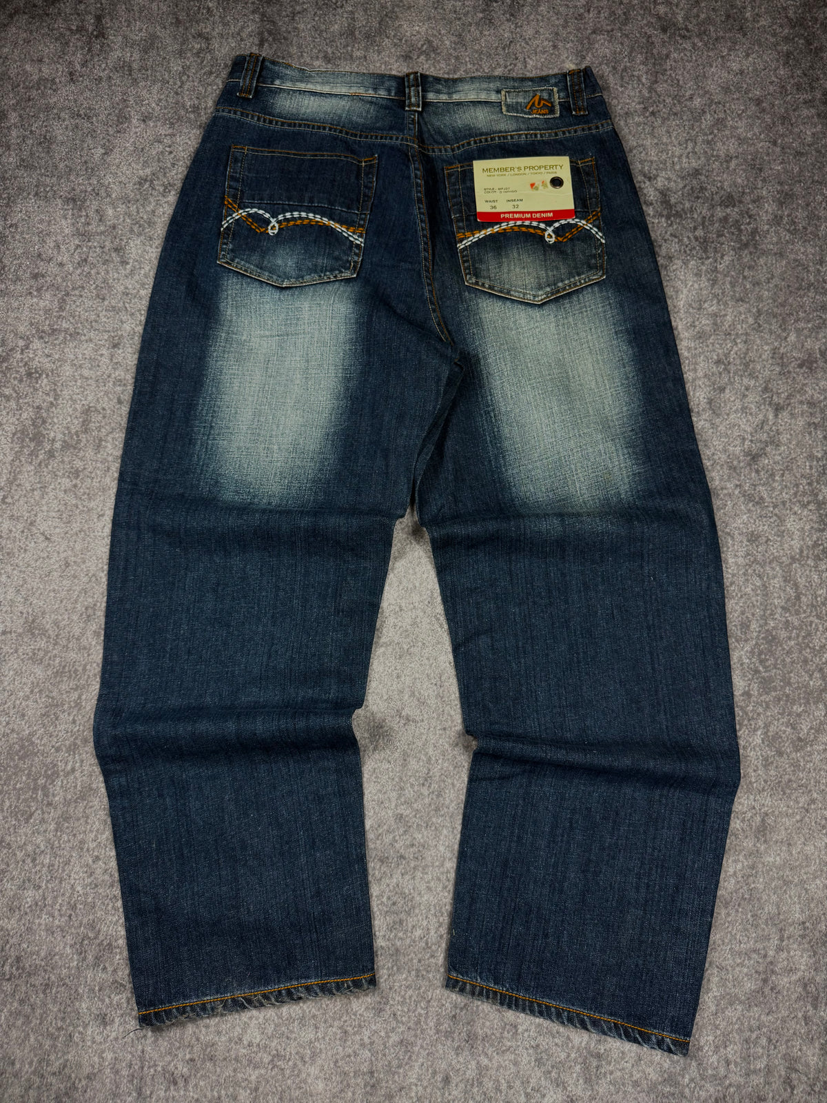 (rare) deadstock 2000s members property jeans (36x30)