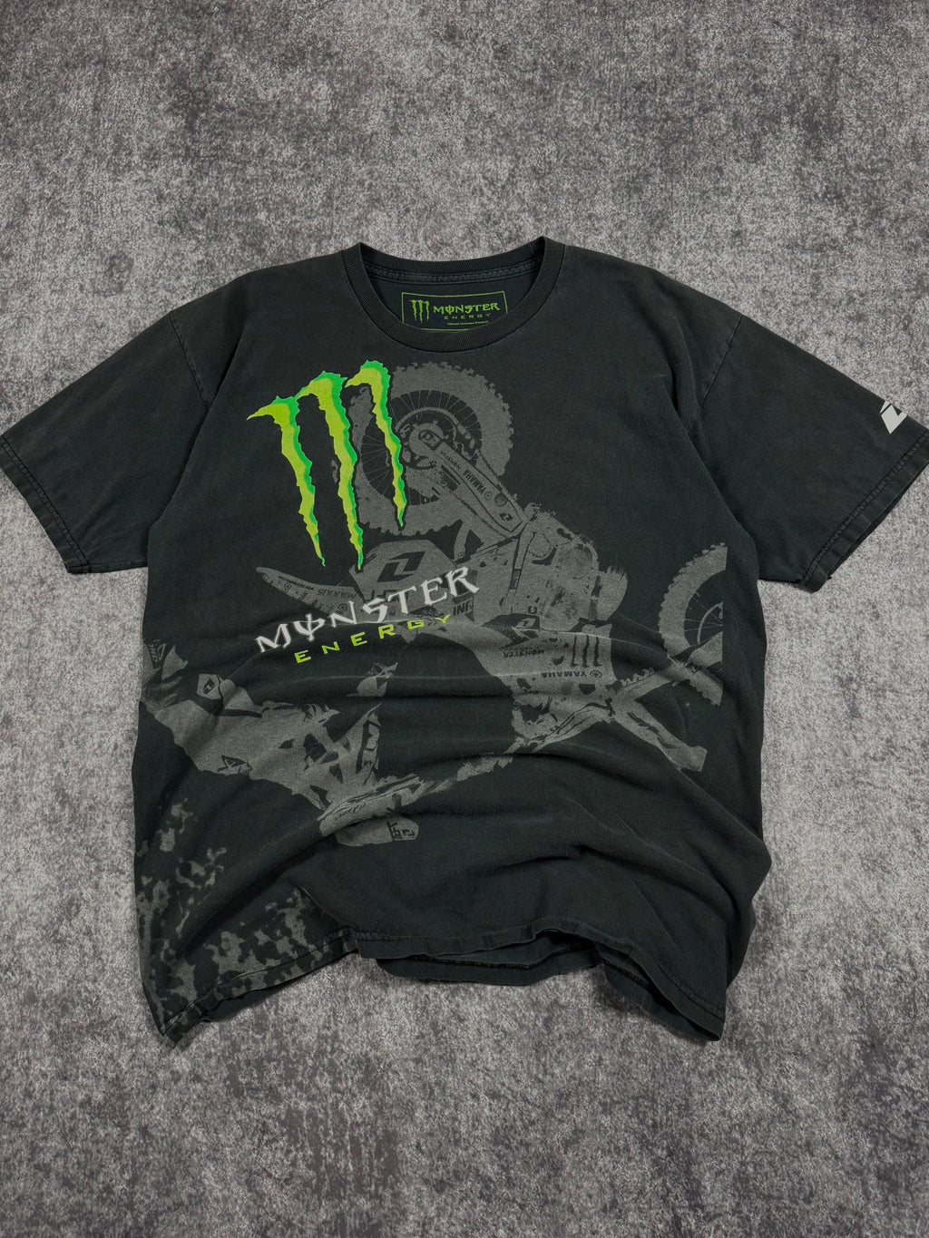 2000s monster energy shirt (L)