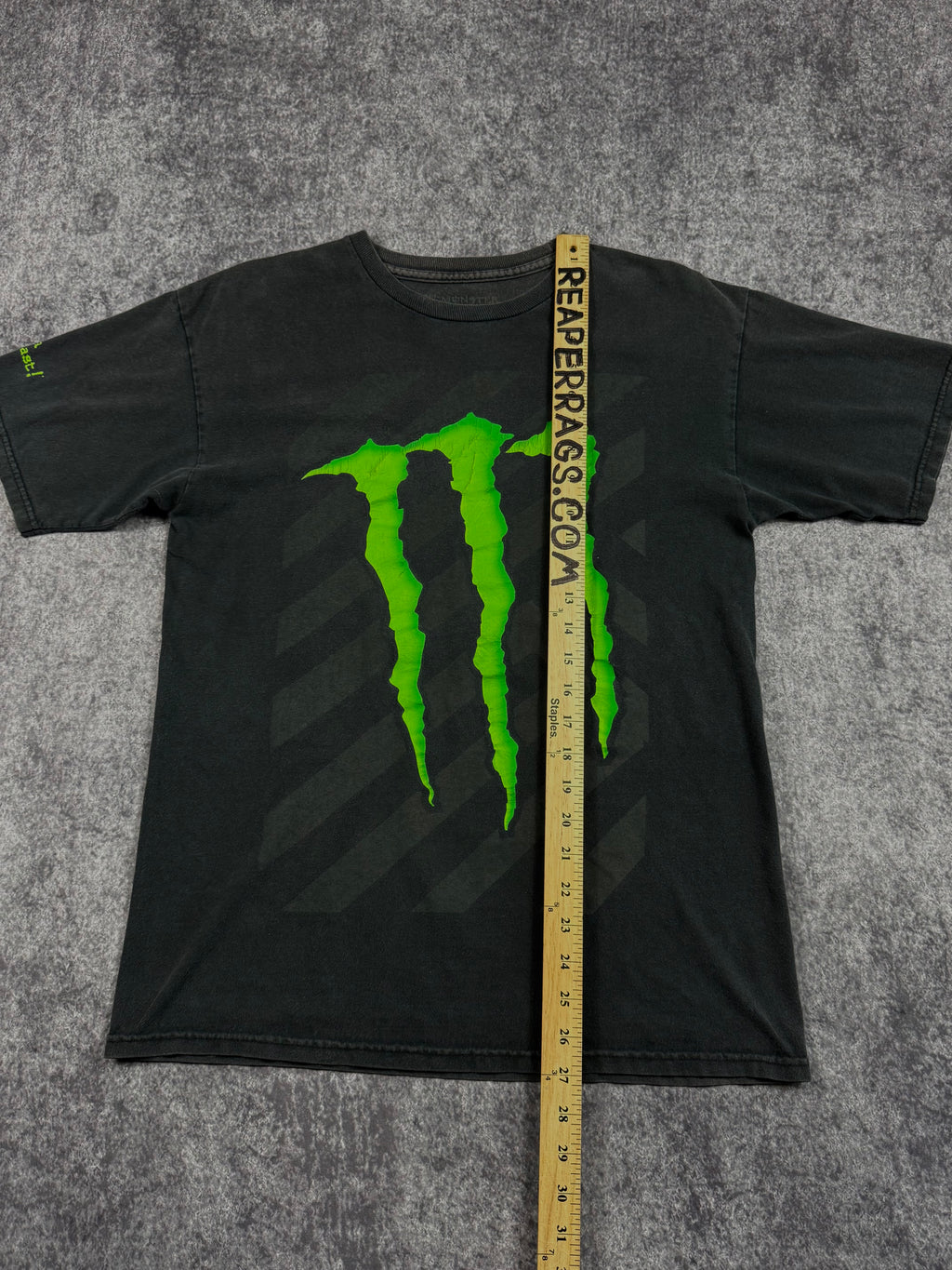 (rare) 2000s monster energy shirt (S)